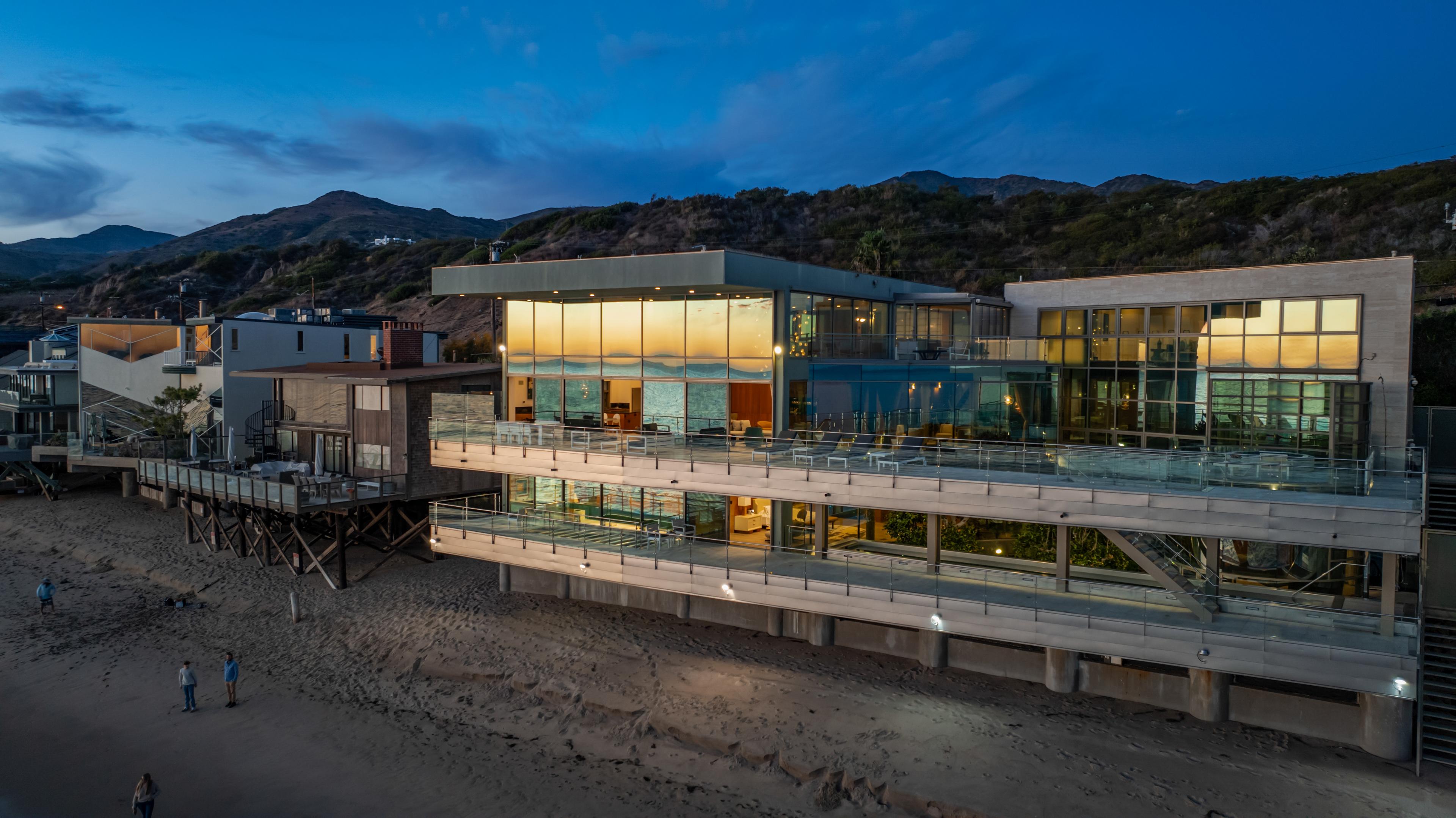 Malibu Road Modern gallery image 6