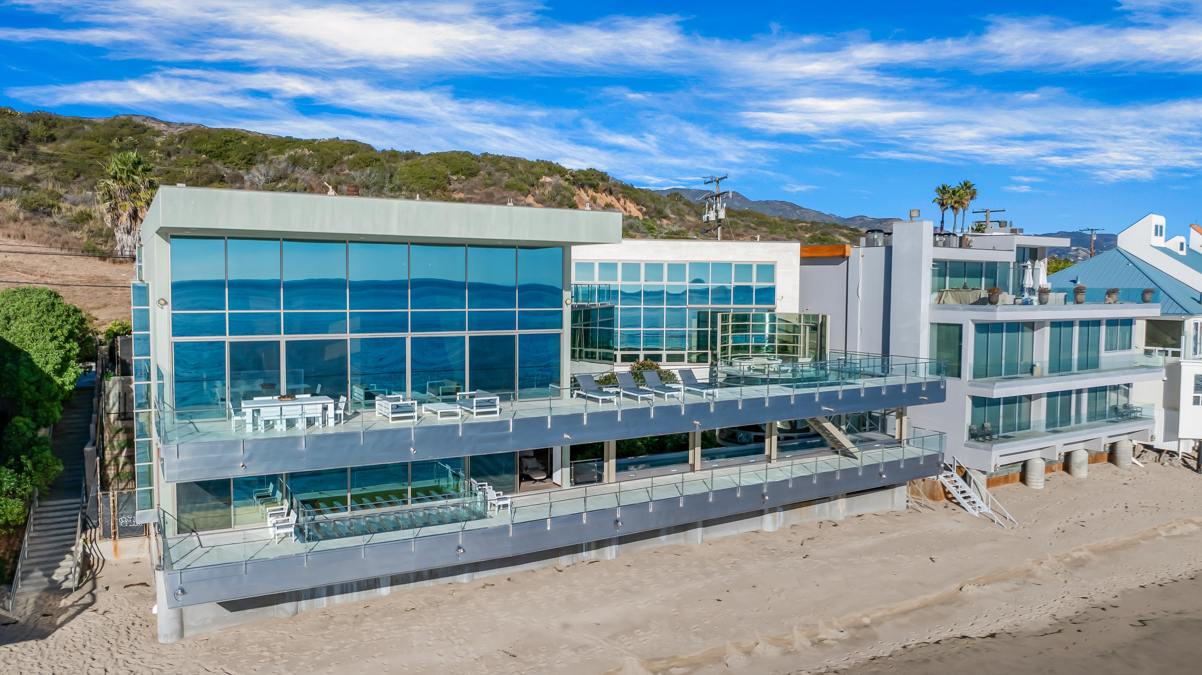 Malibu Road Modern gallery image 1
