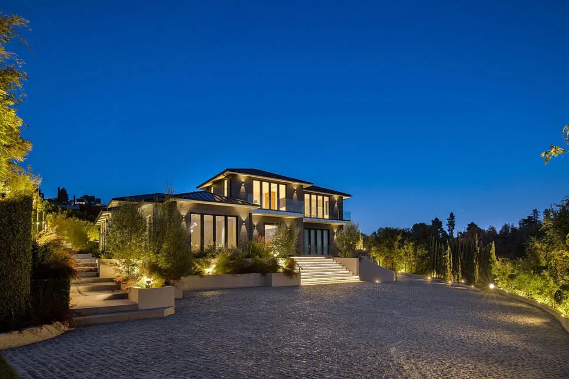 Kent Villa gallery image 2