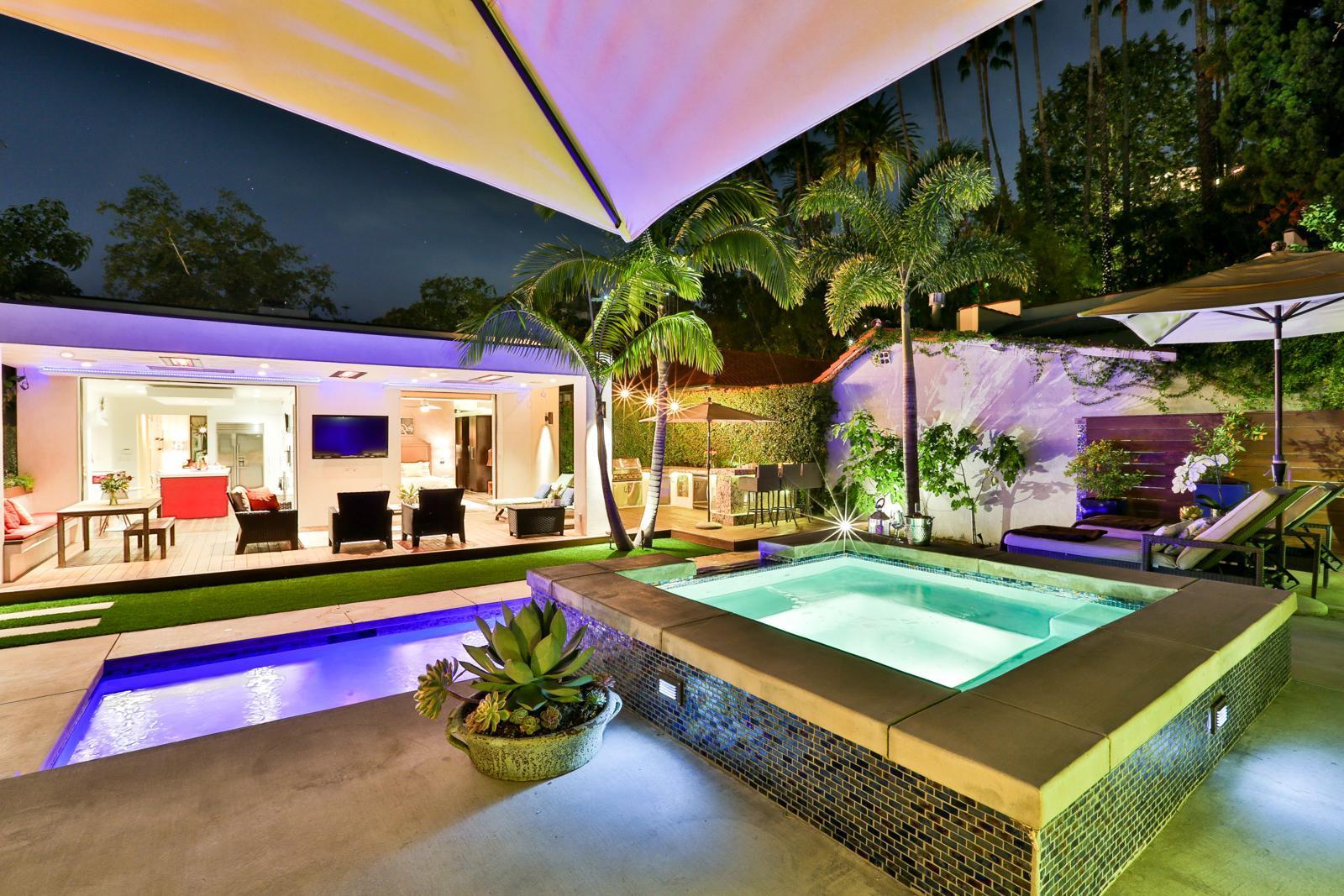 Hollywood Hills Sanctuary gallery image 4
