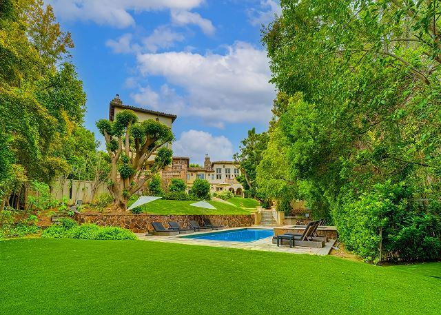 Carolwood Estate gallery image 5