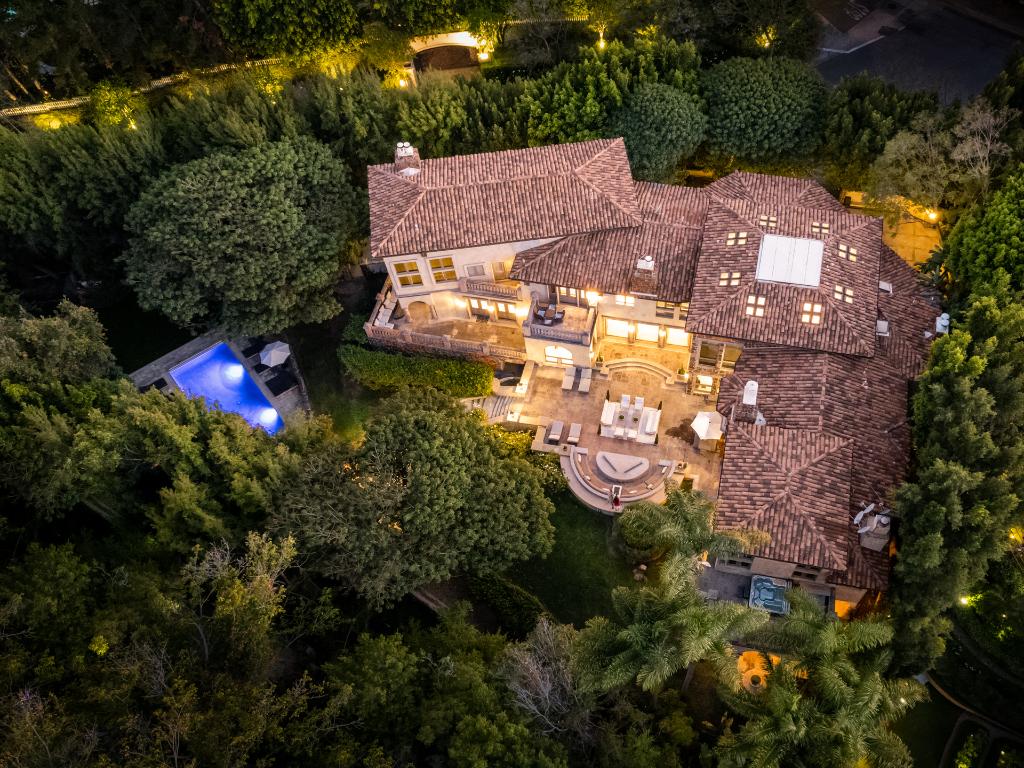 Carolwood Estate gallery image 1