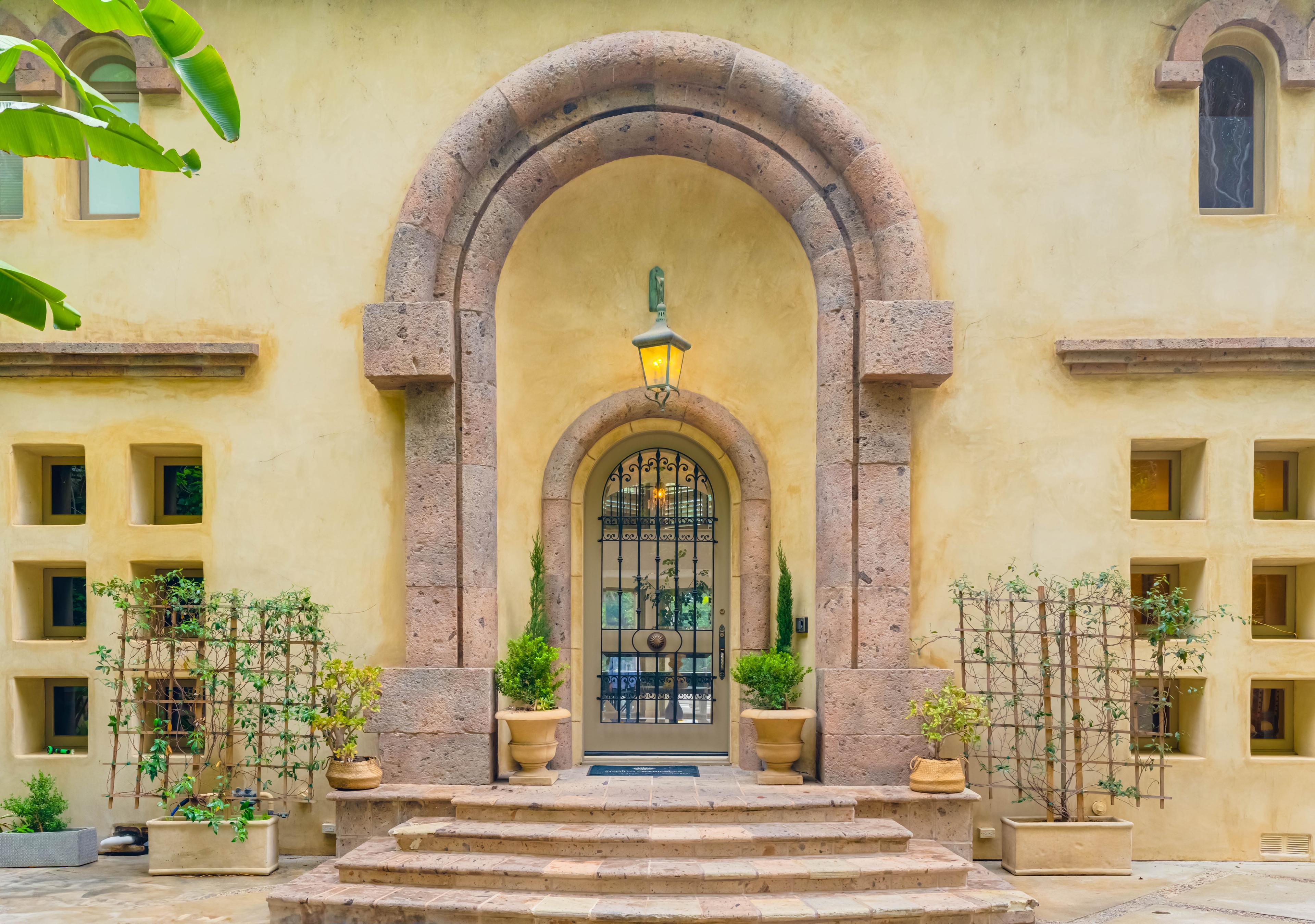 Carolwood Estate gallery image 9