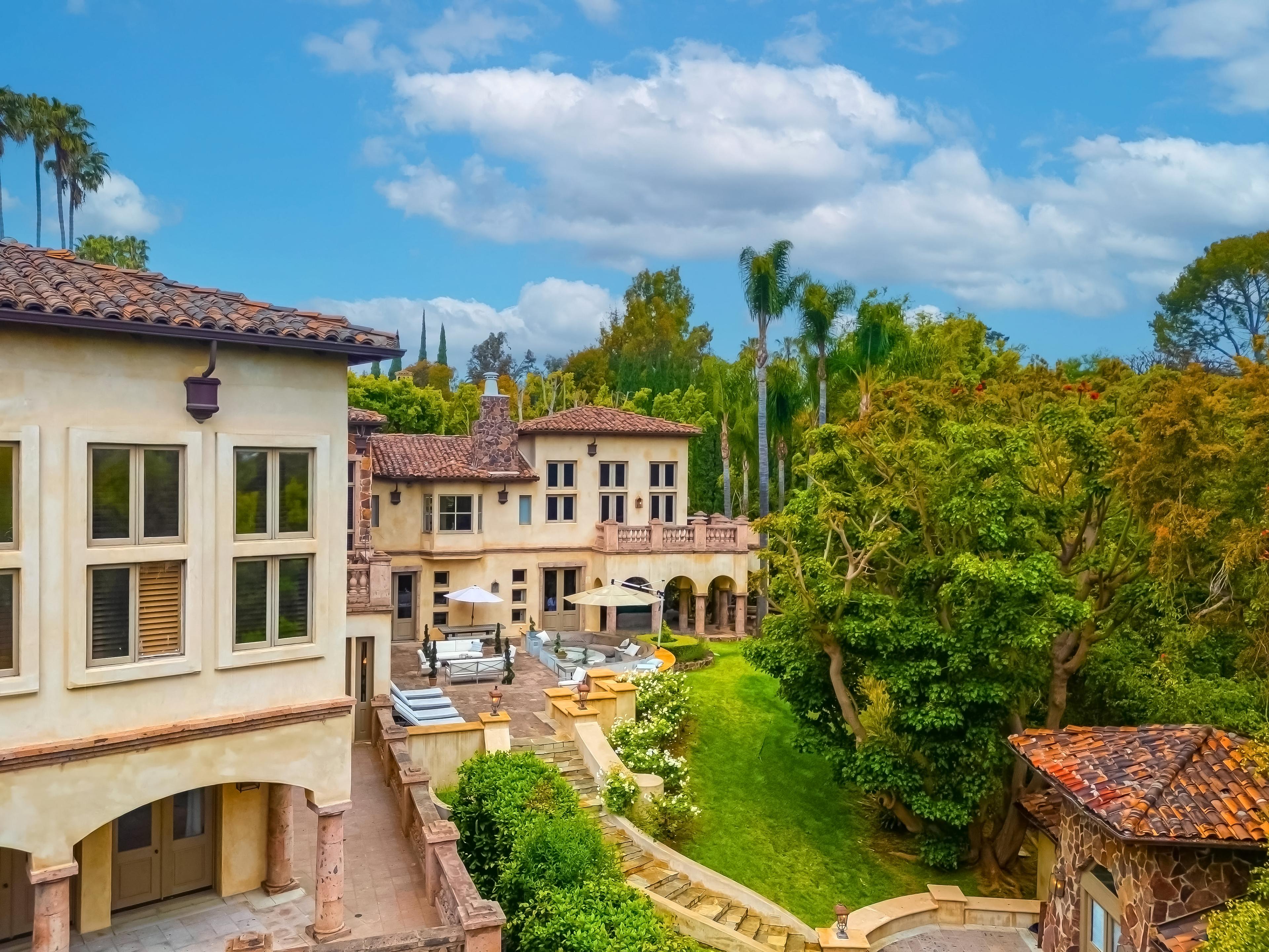 Carolwood Estate gallery image 2