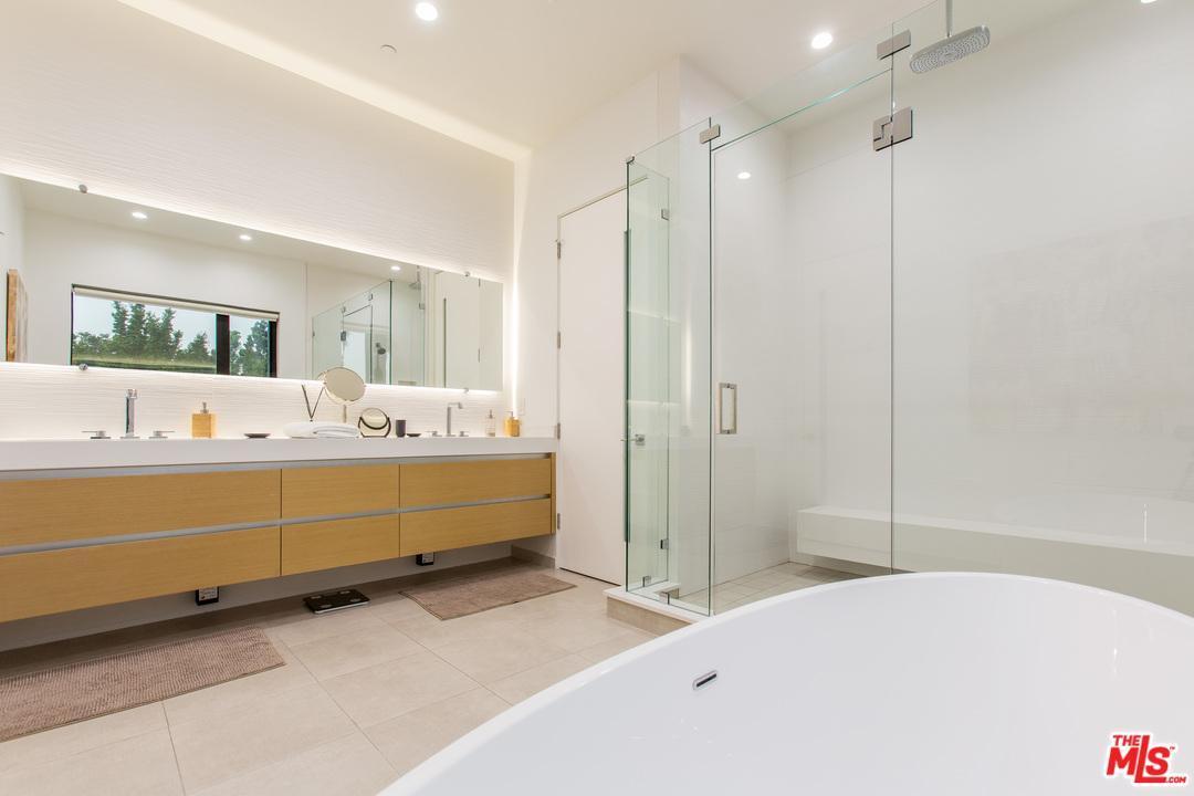 North Curson gallery image 5