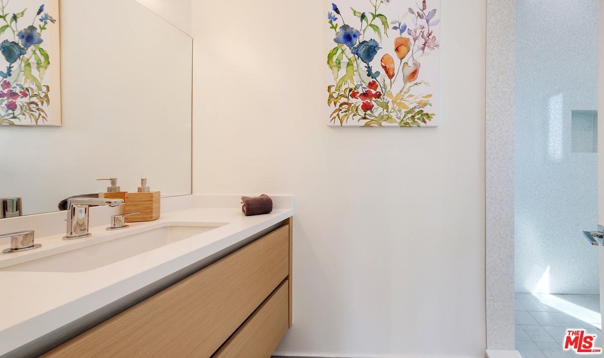 North Curson gallery image 4