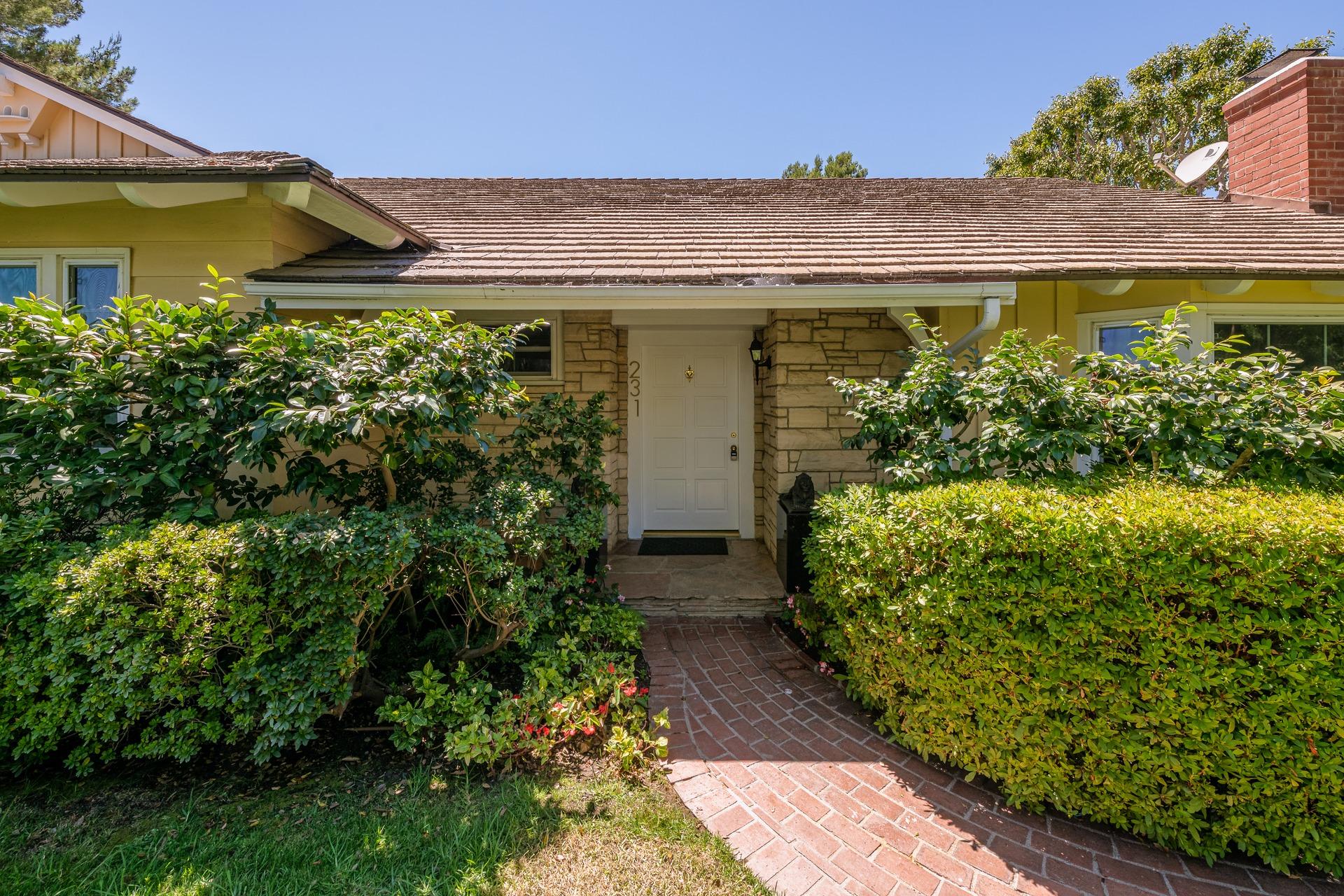 Bel Air Rd Farmhouse gallery image 8