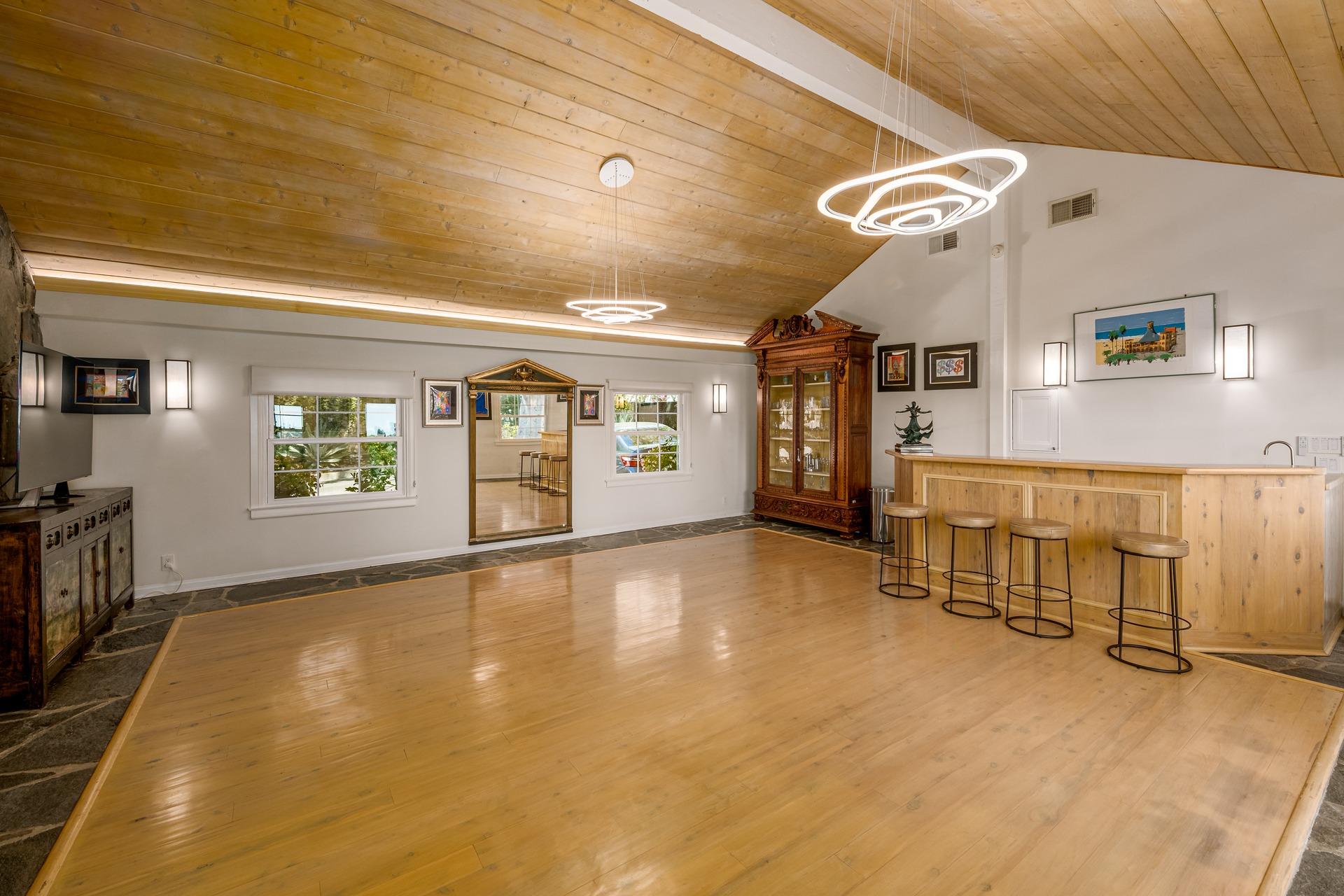 Bel Air Rd Farmhouse gallery image 5