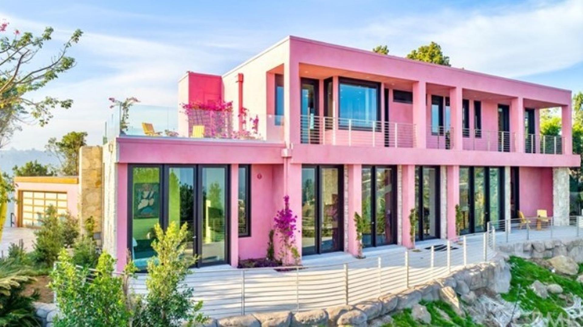 Pink Palace gallery image 6