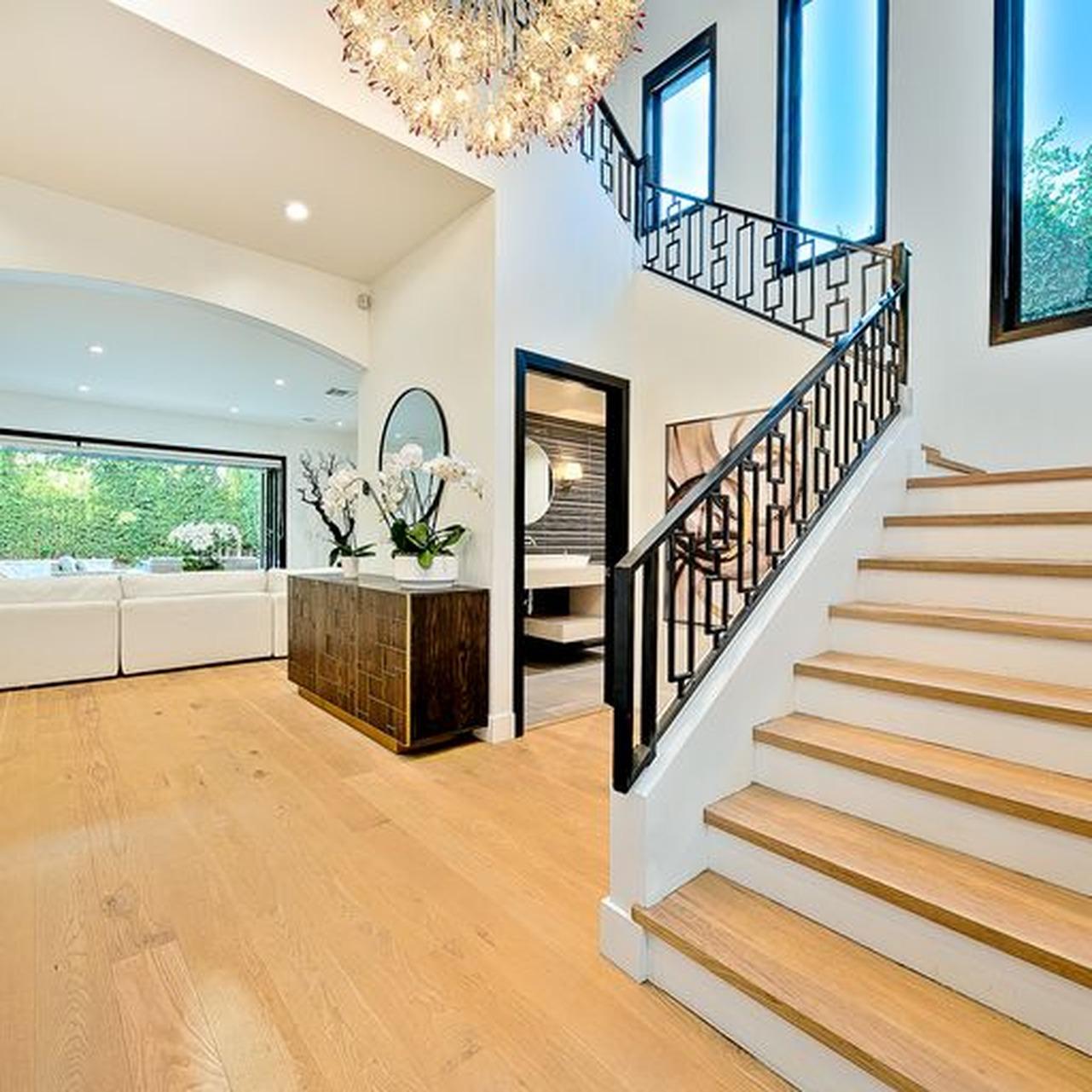 The Beverly Grove Villa gallery image 9