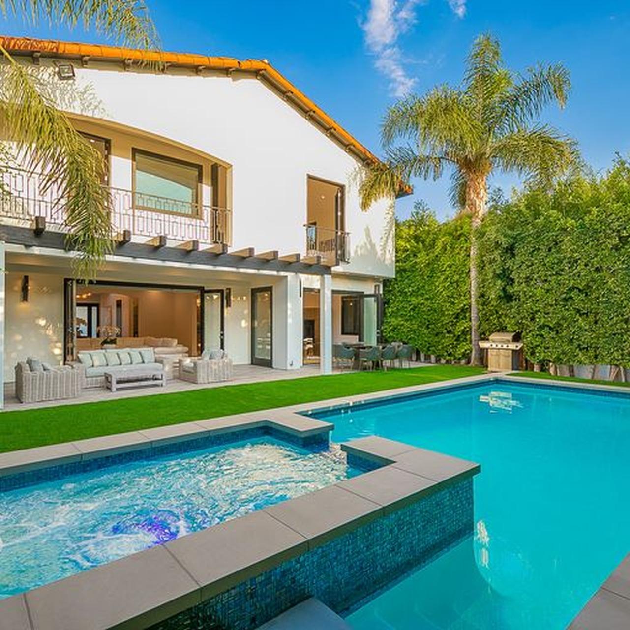 The Beverly Grove Villa gallery image 3