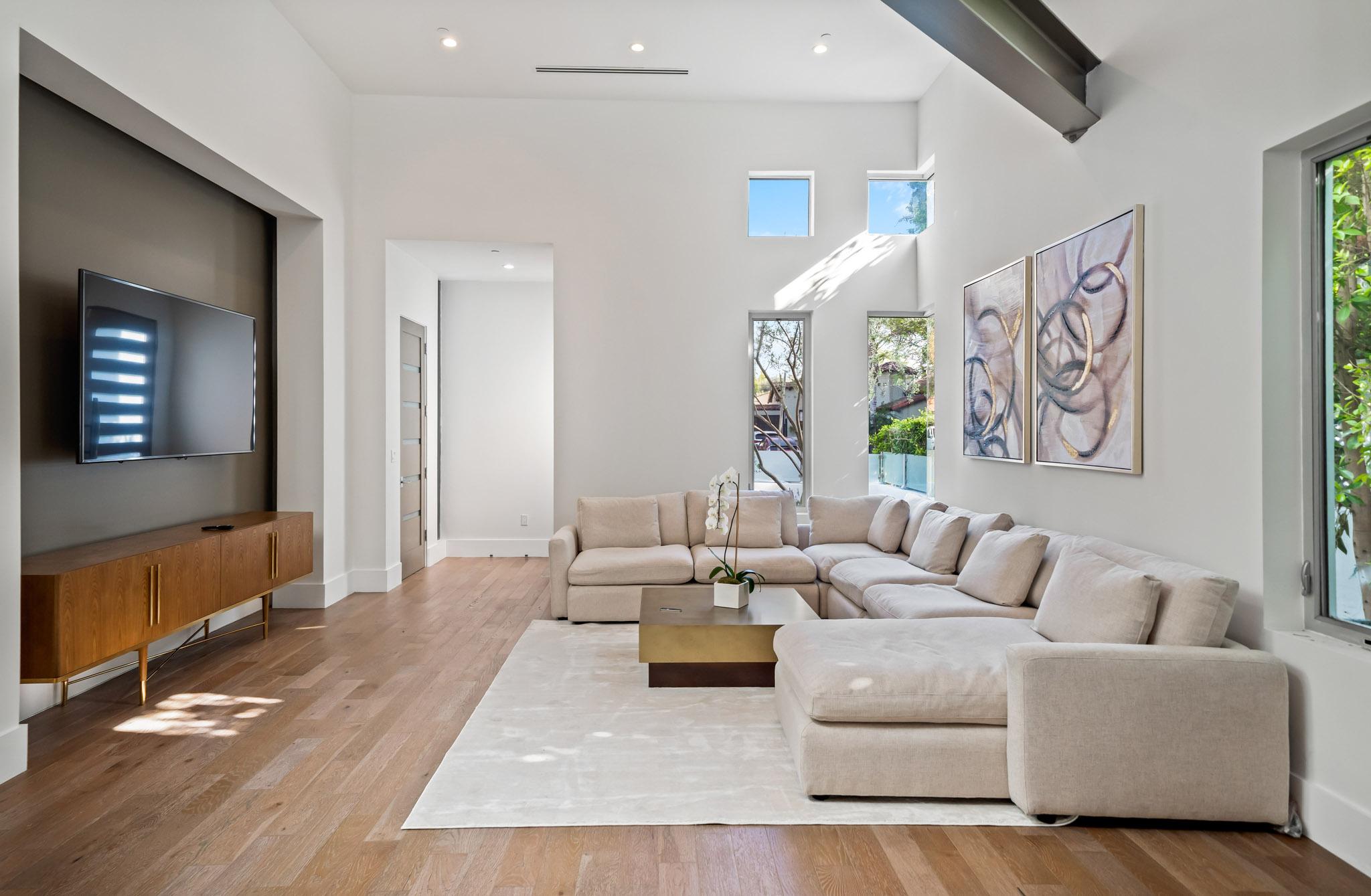 The Beverly Villa gallery image 5