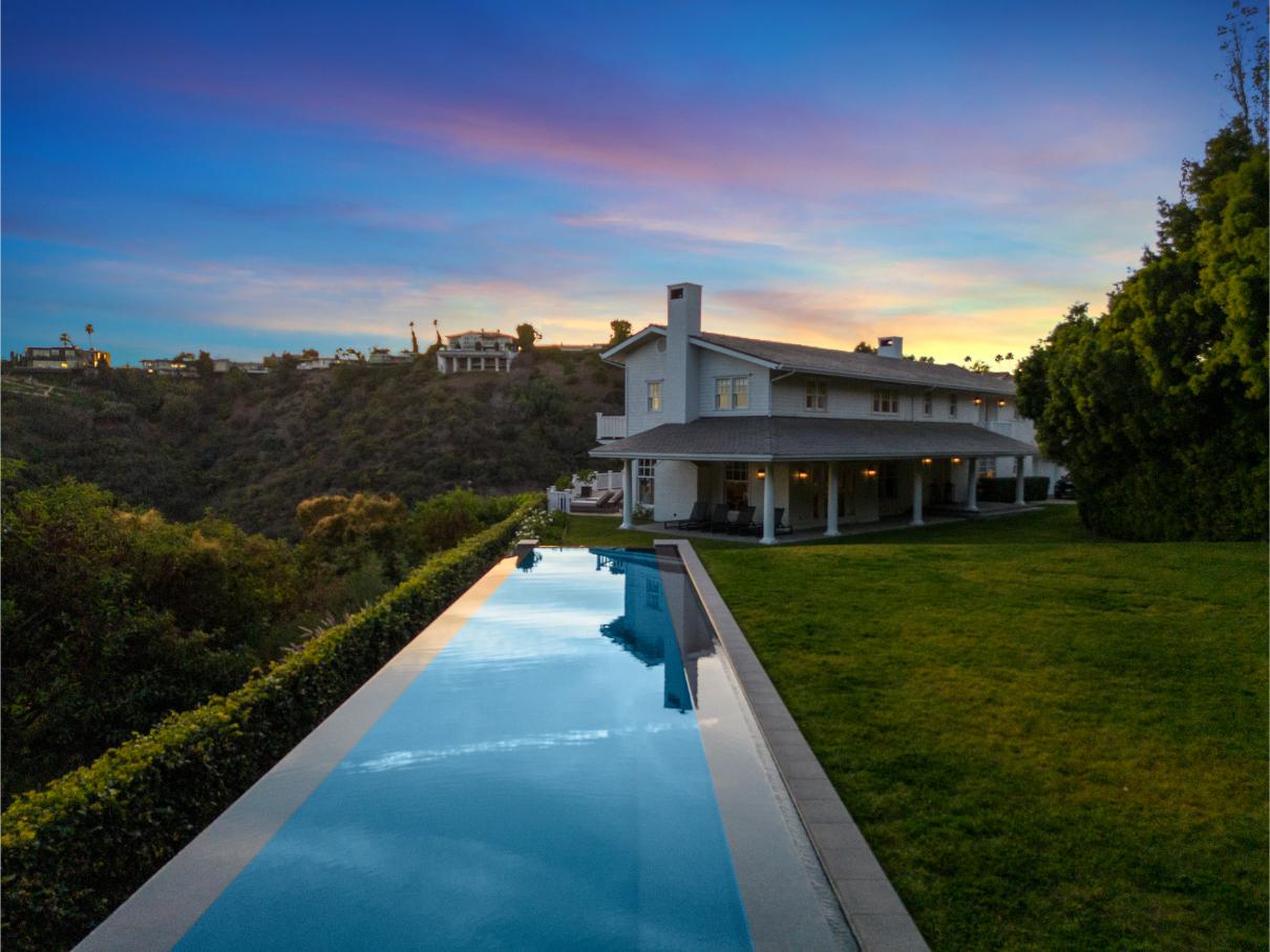 Stradella Hideaway gallery image 2