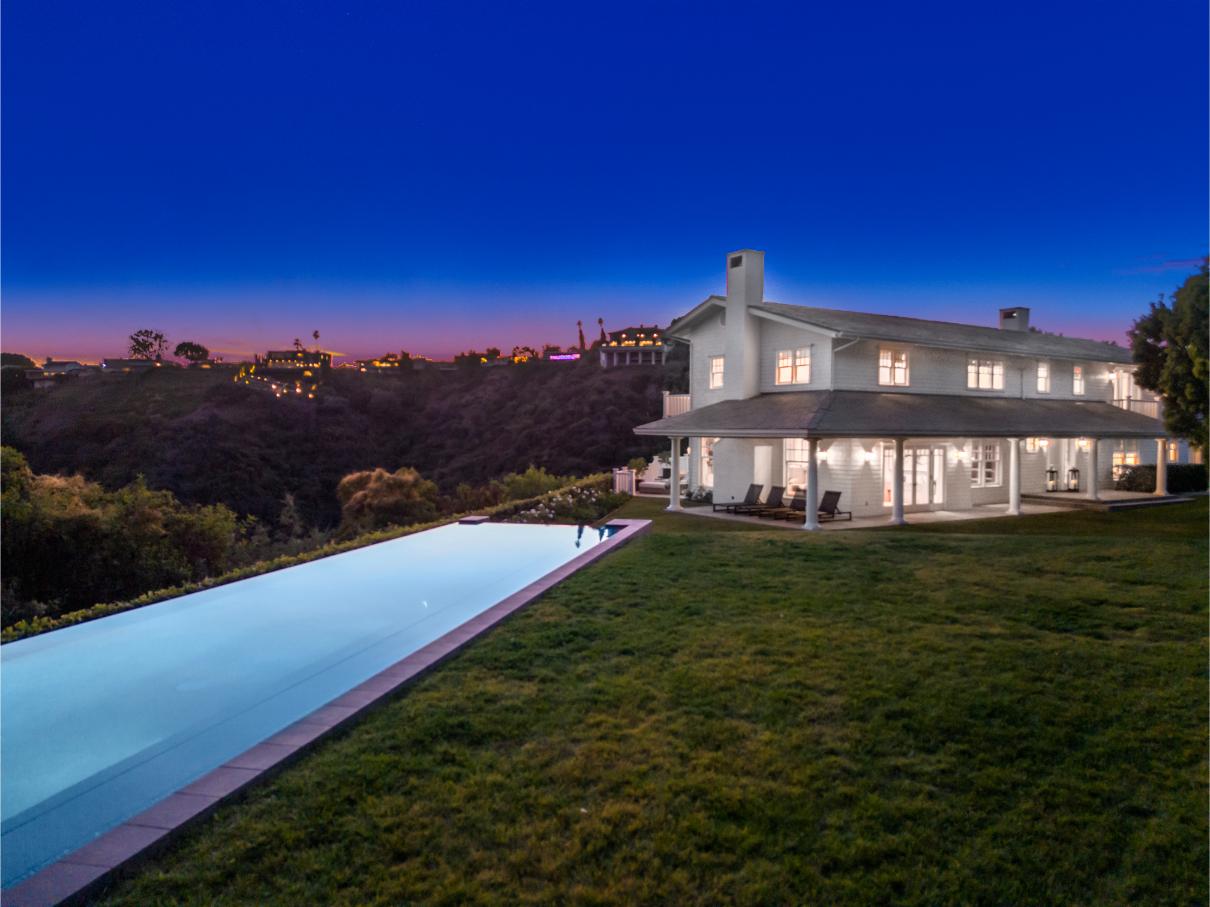 Stradella Hideaway gallery image 1