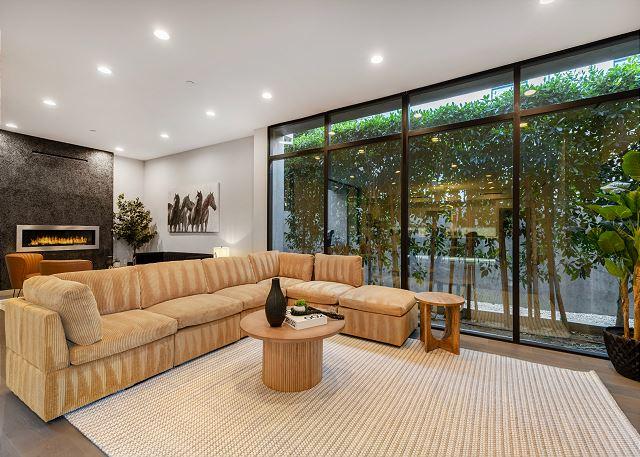 Coldwater Canyon gallery image 9