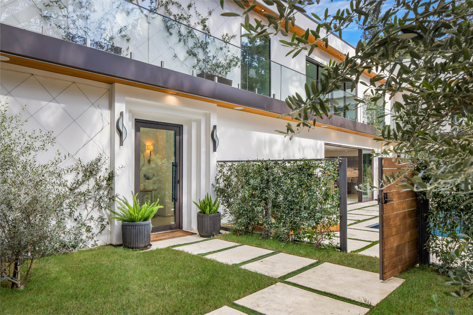 Laurel Canyon gallery image 10
