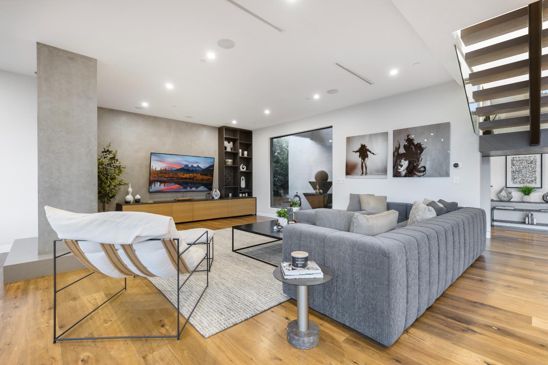 Skyline Luxury Haven gallery image 10