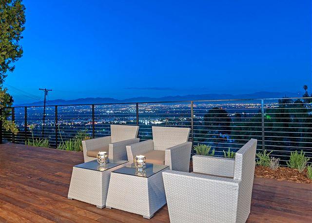 Skyline Luxury Haven gallery image 6