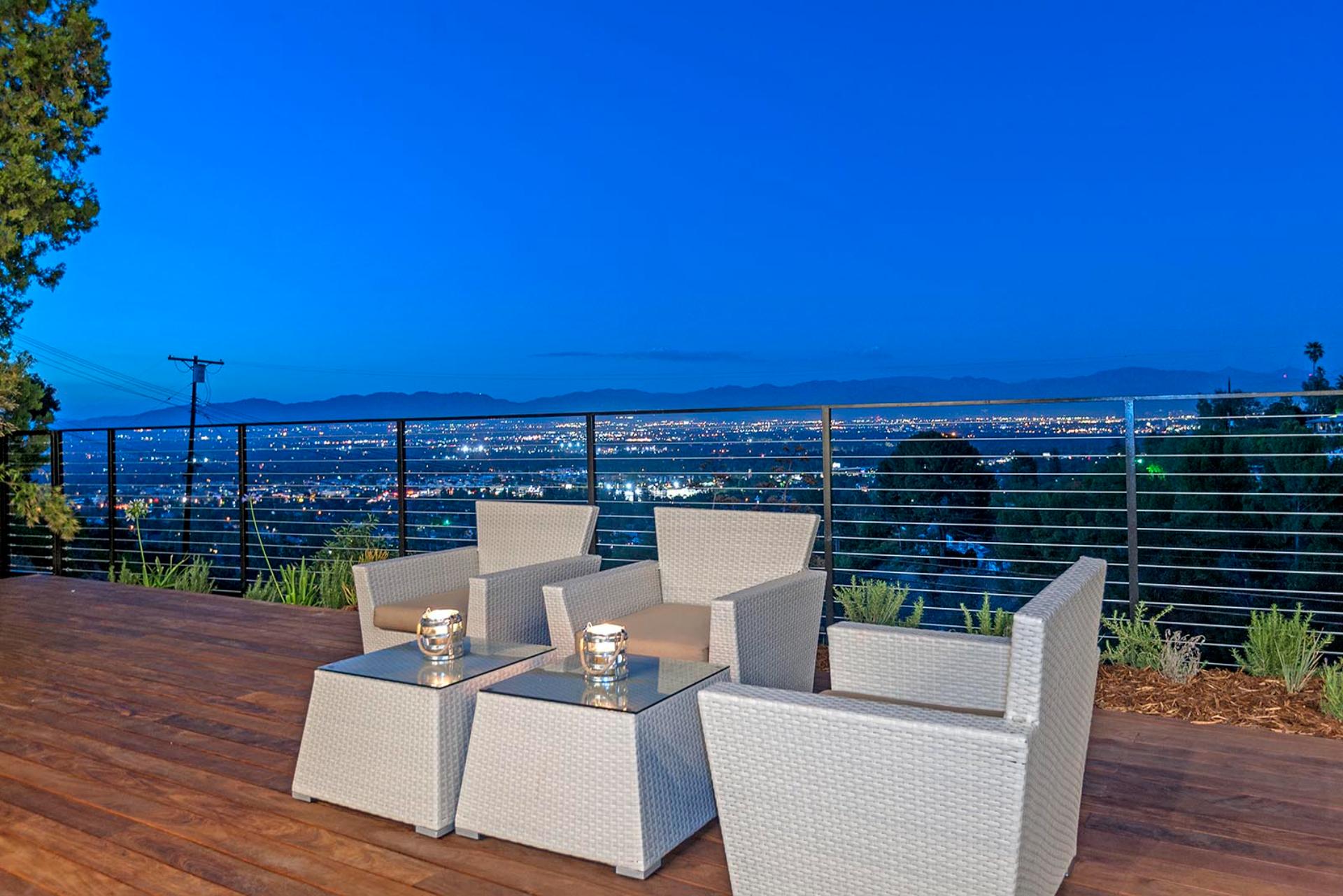 Skyline Luxury Haven gallery image 6