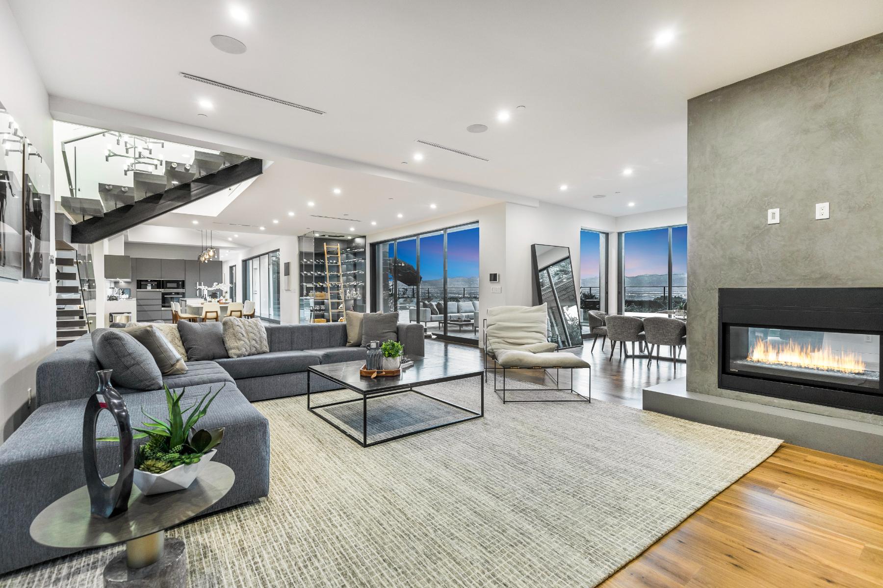 Skyline Luxury Haven gallery image 9
