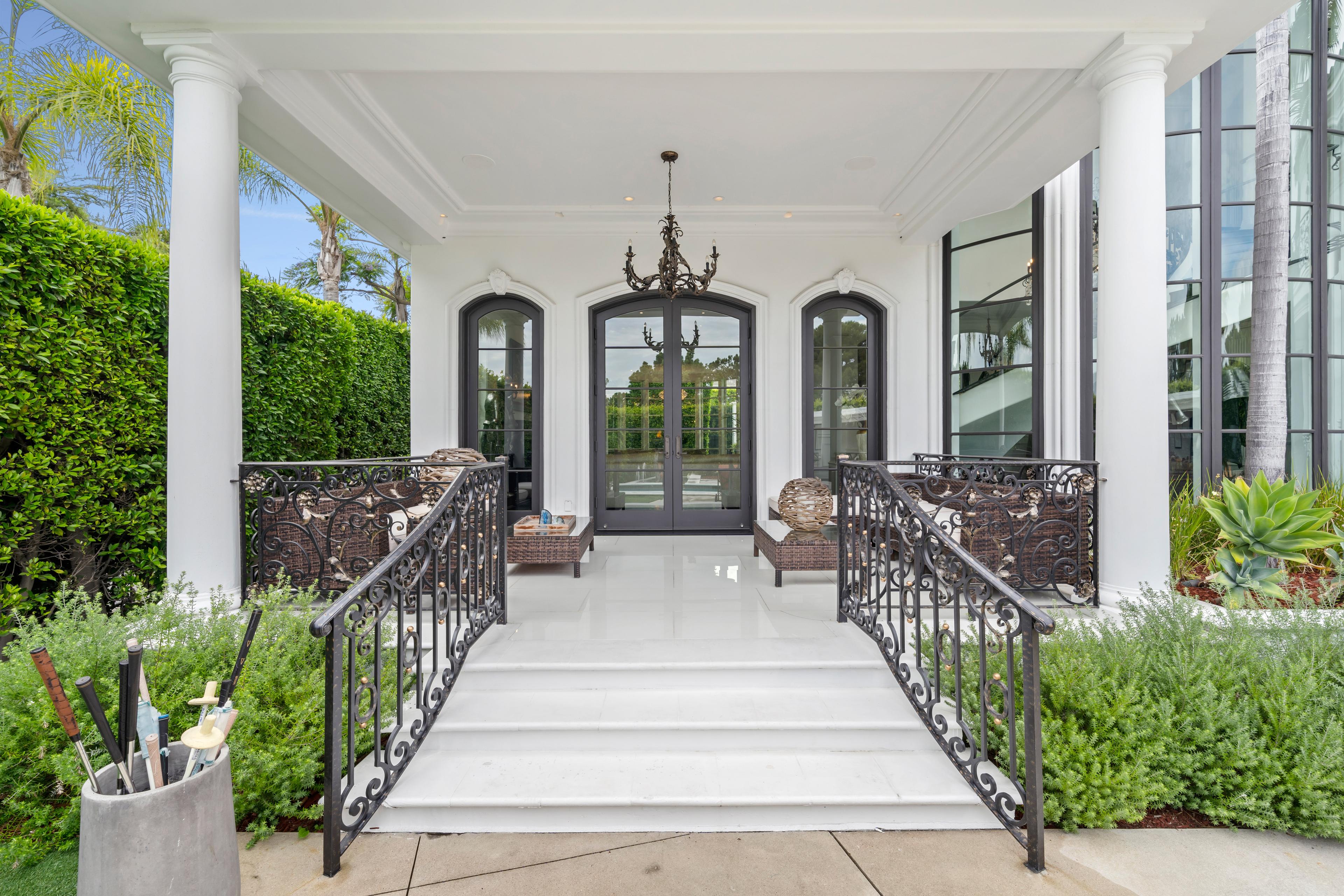 The Marilyn Mansion gallery image 8