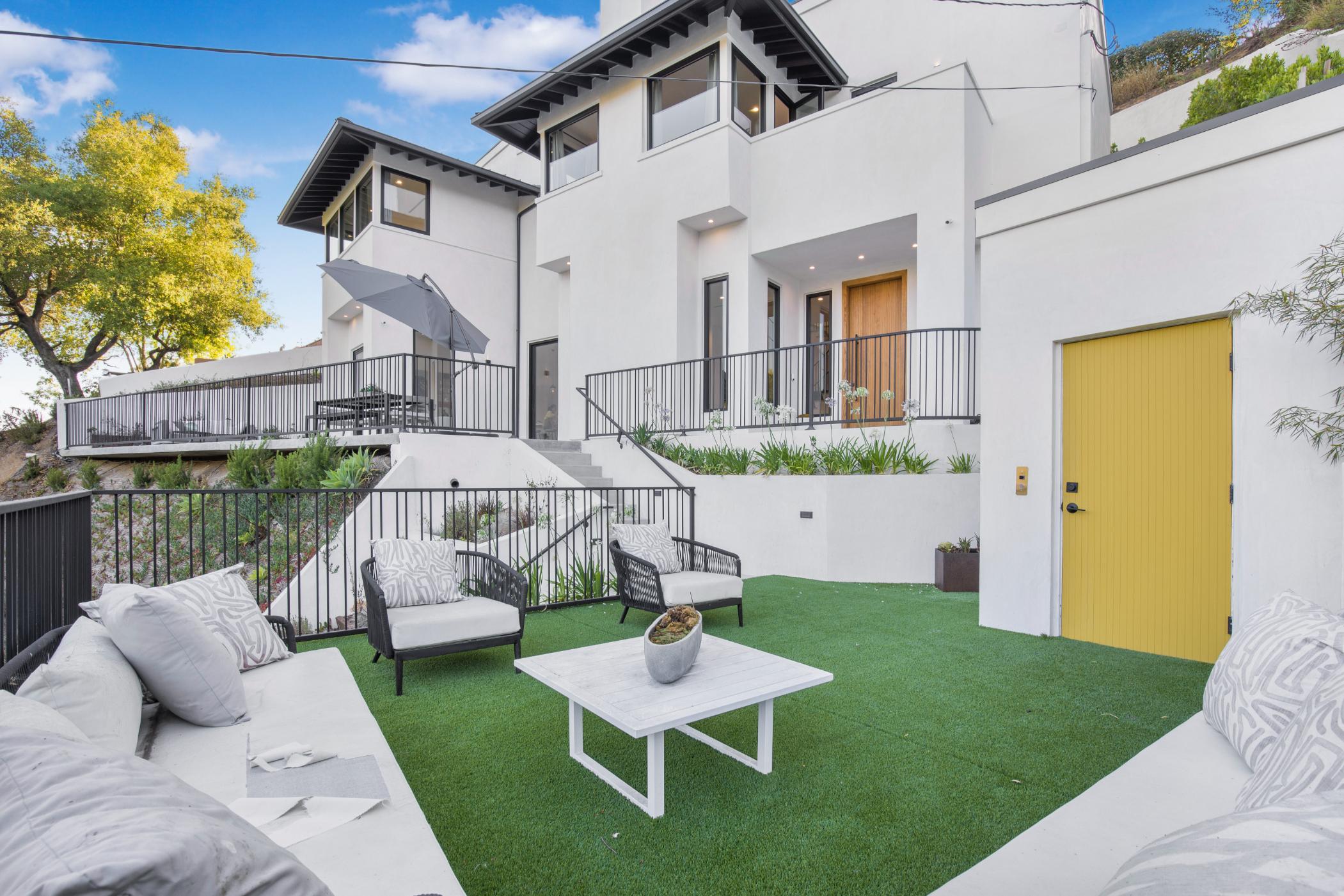 Belden Modern Villa gallery image 2