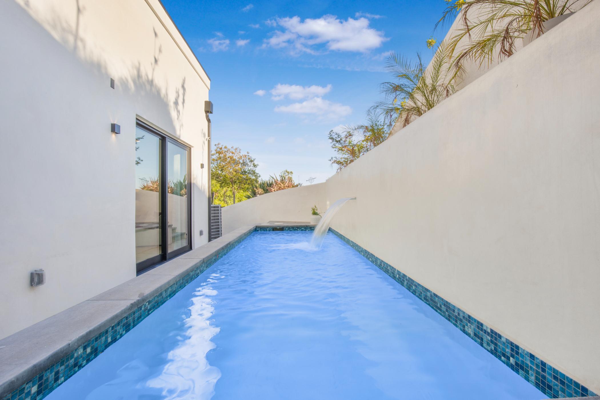 Belden Modern Villa gallery image 3