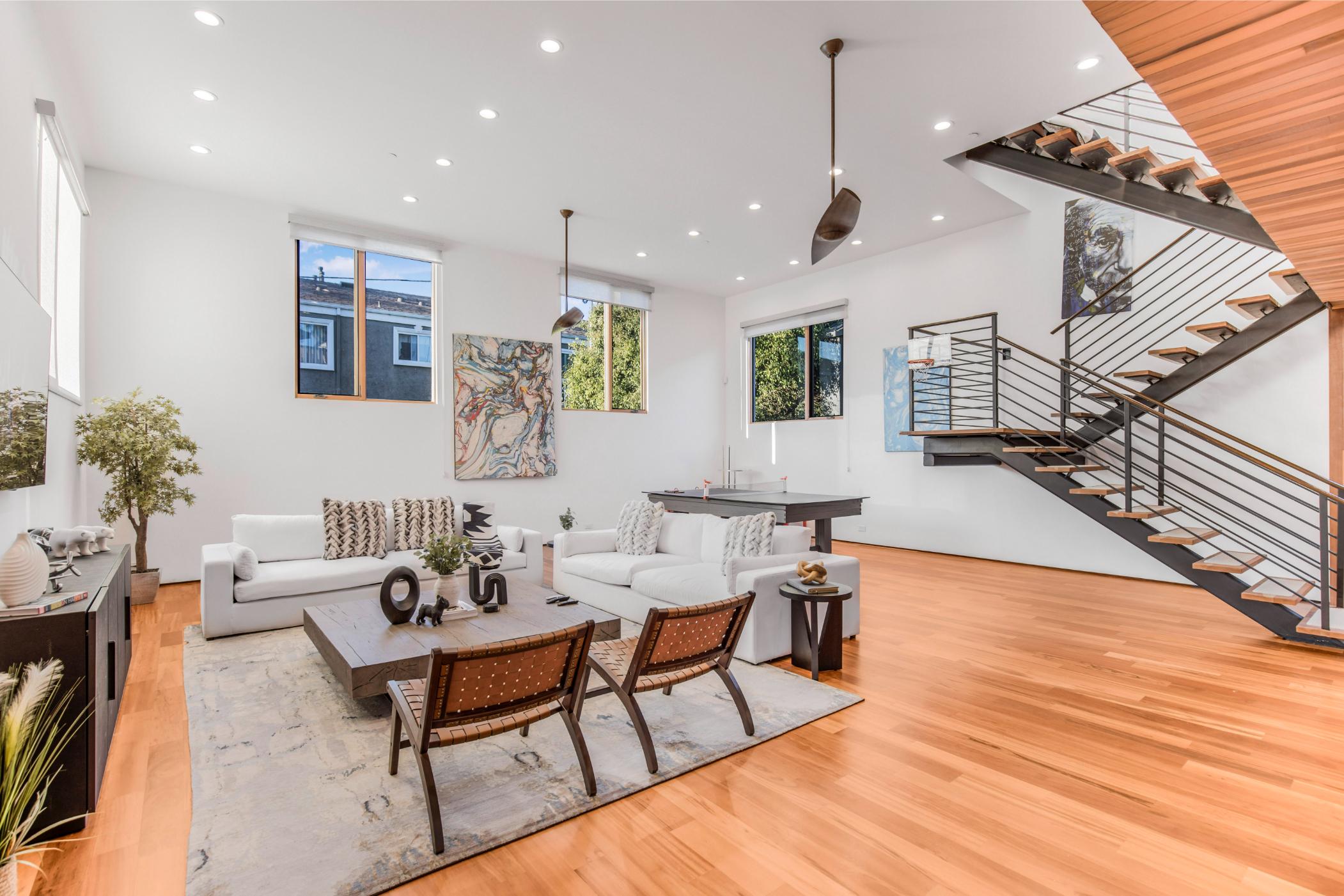 Cedar Loft Villa gallery image 9