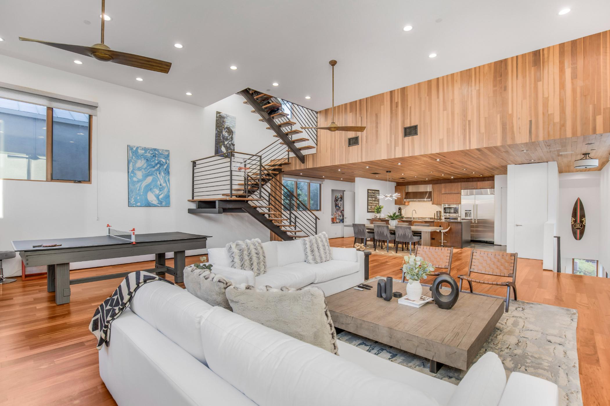 Cedar Loft Villa gallery image 10