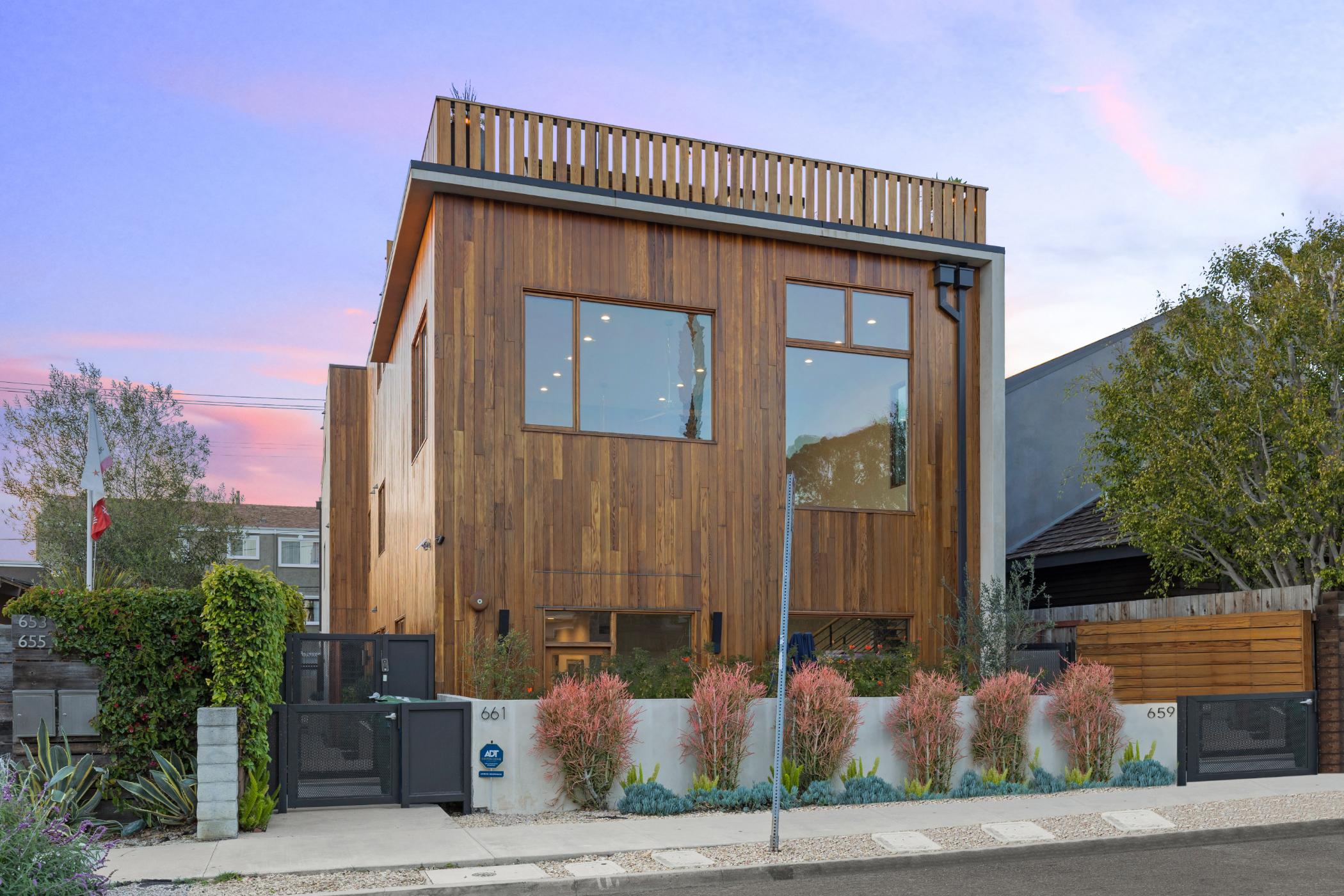 Cedar Loft Villa gallery image 1