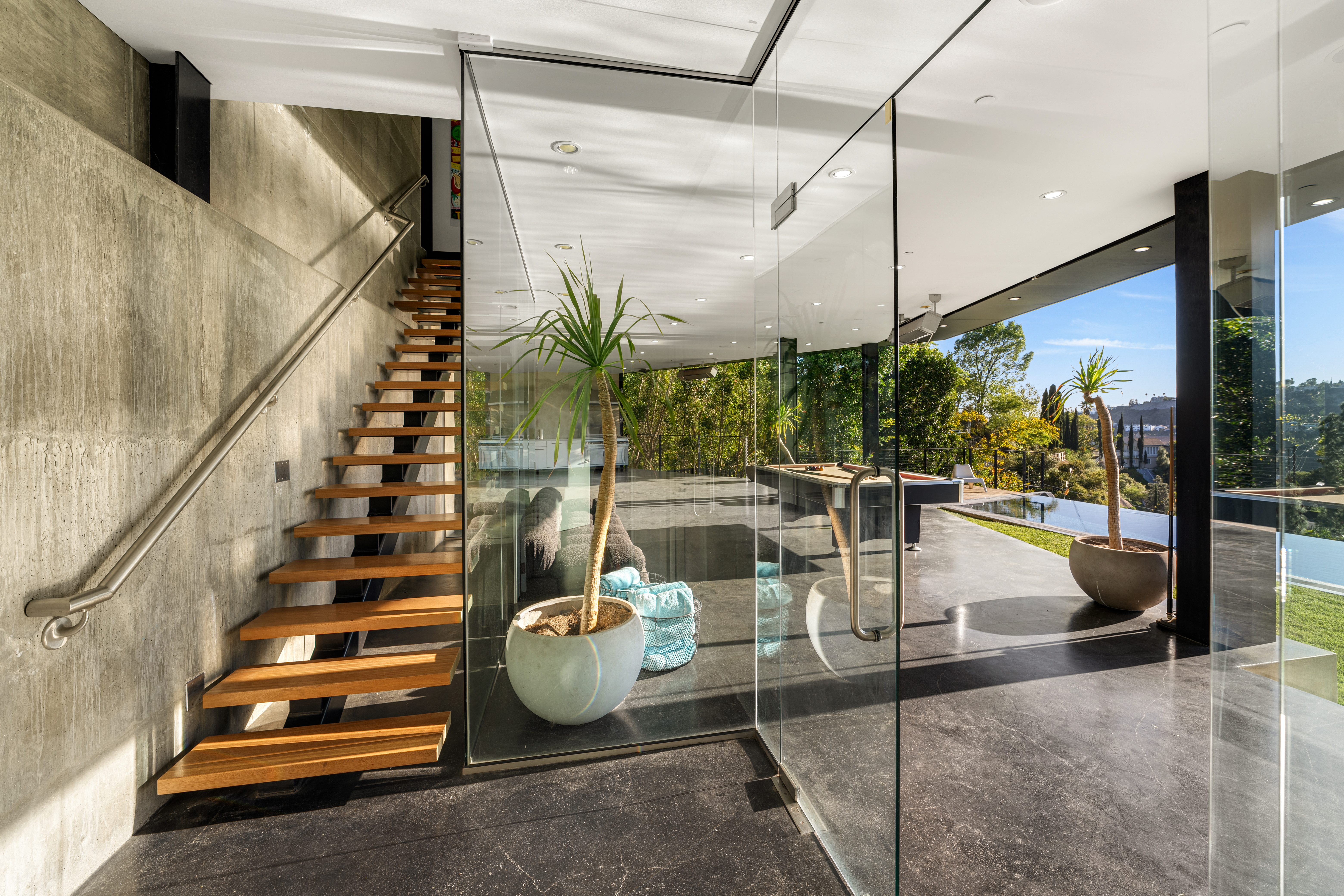 Glass Mansion gallery image 3