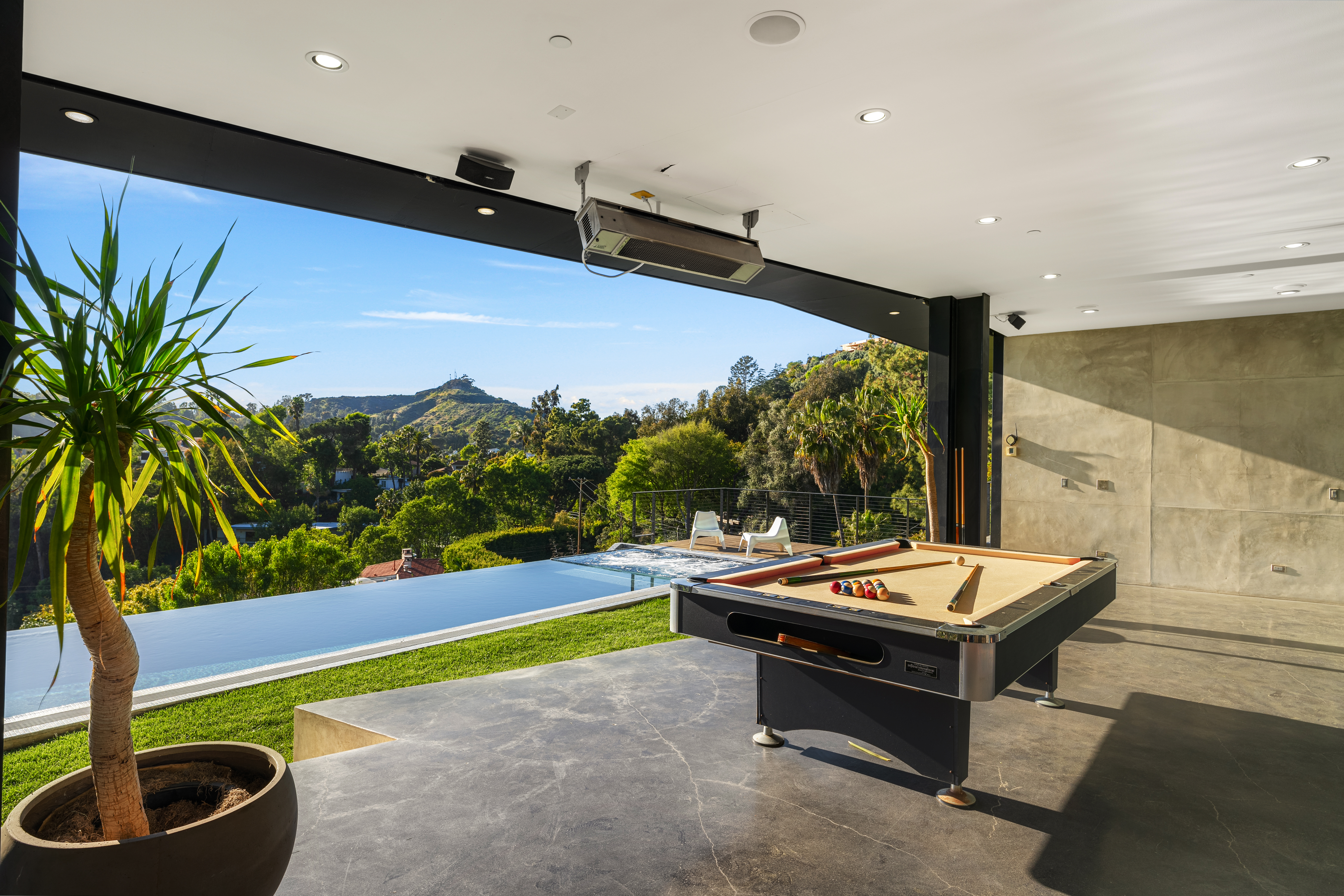 Glass Mansion gallery image 4