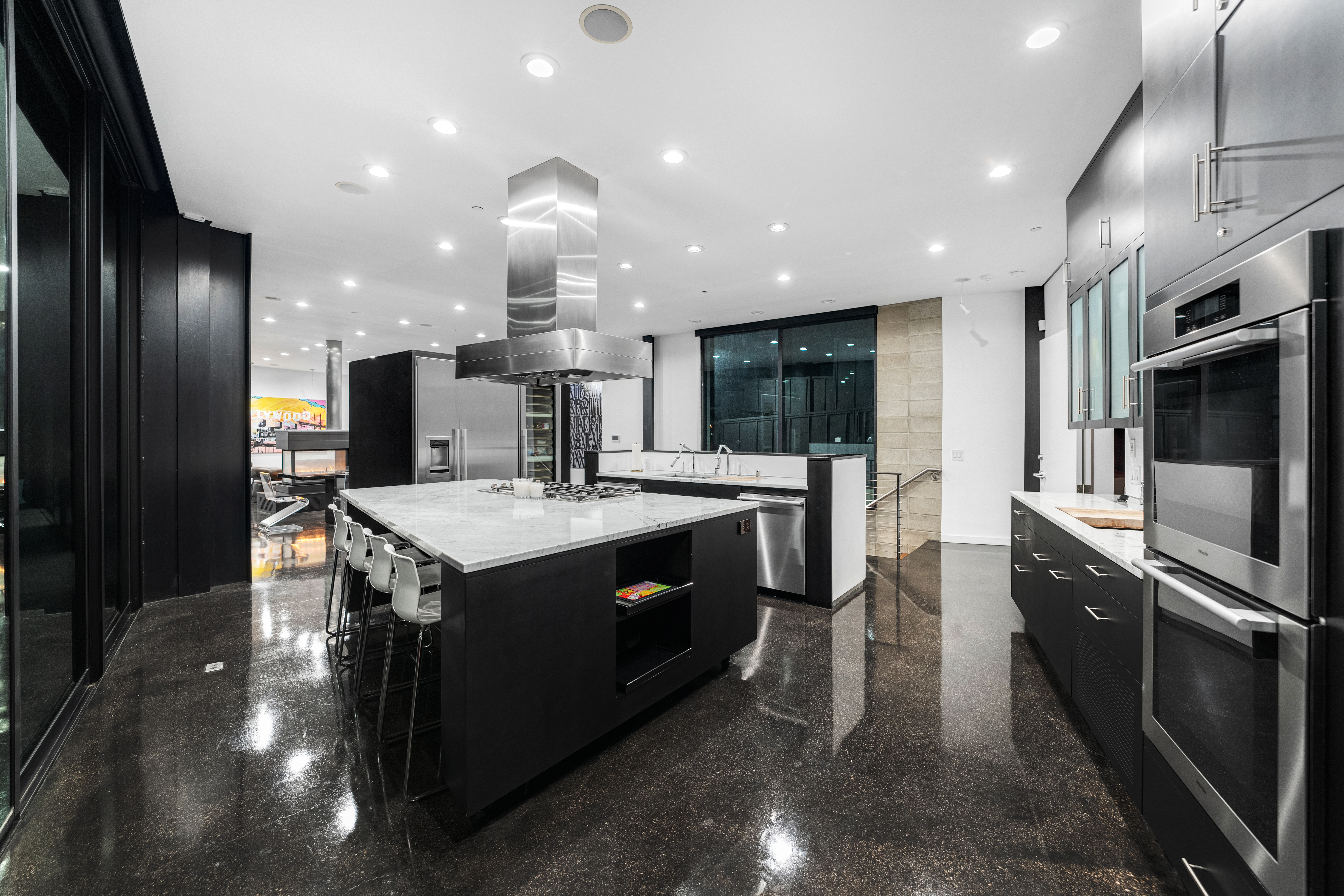 Glass Mansion gallery image 9