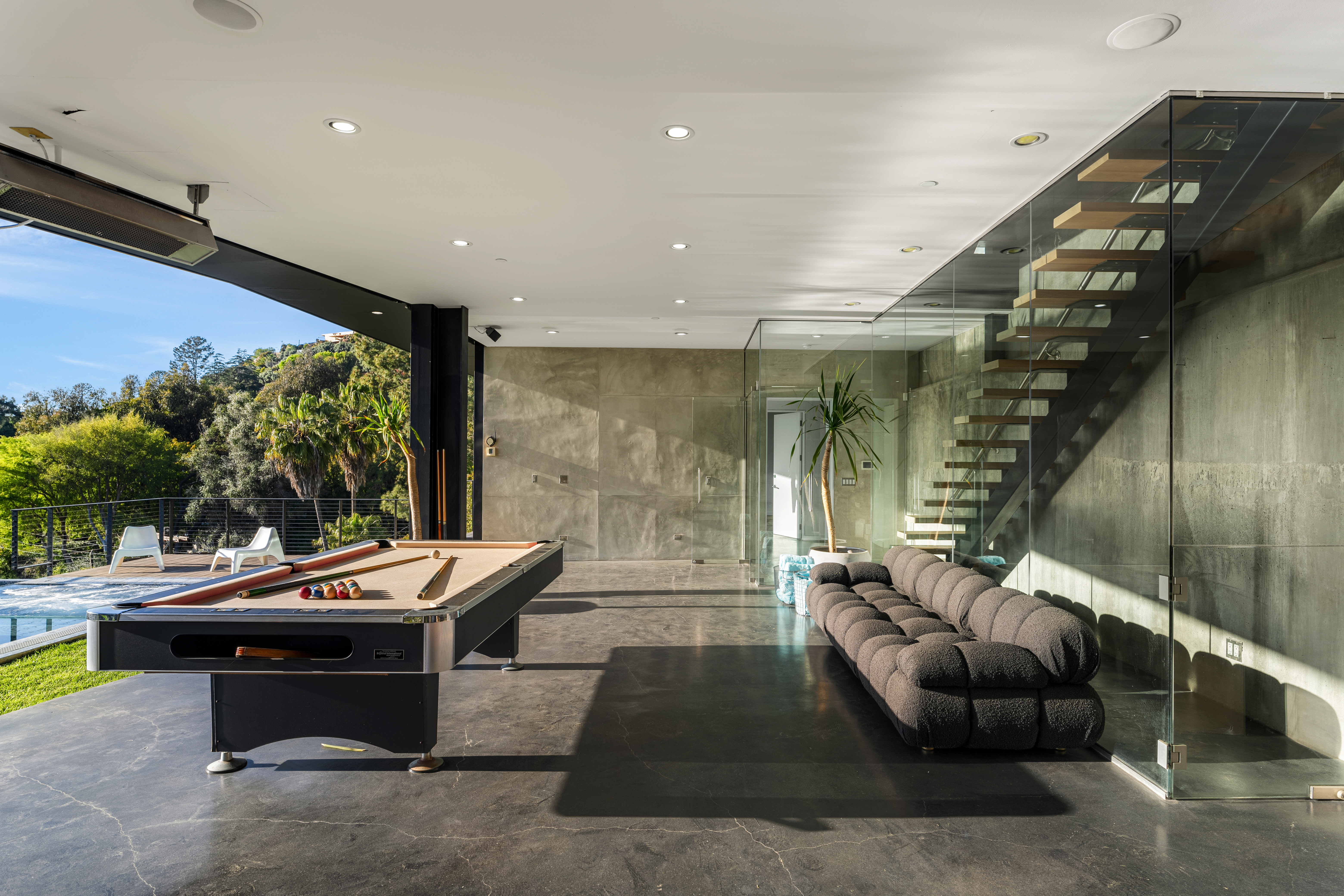 Glass Mansion gallery image 10