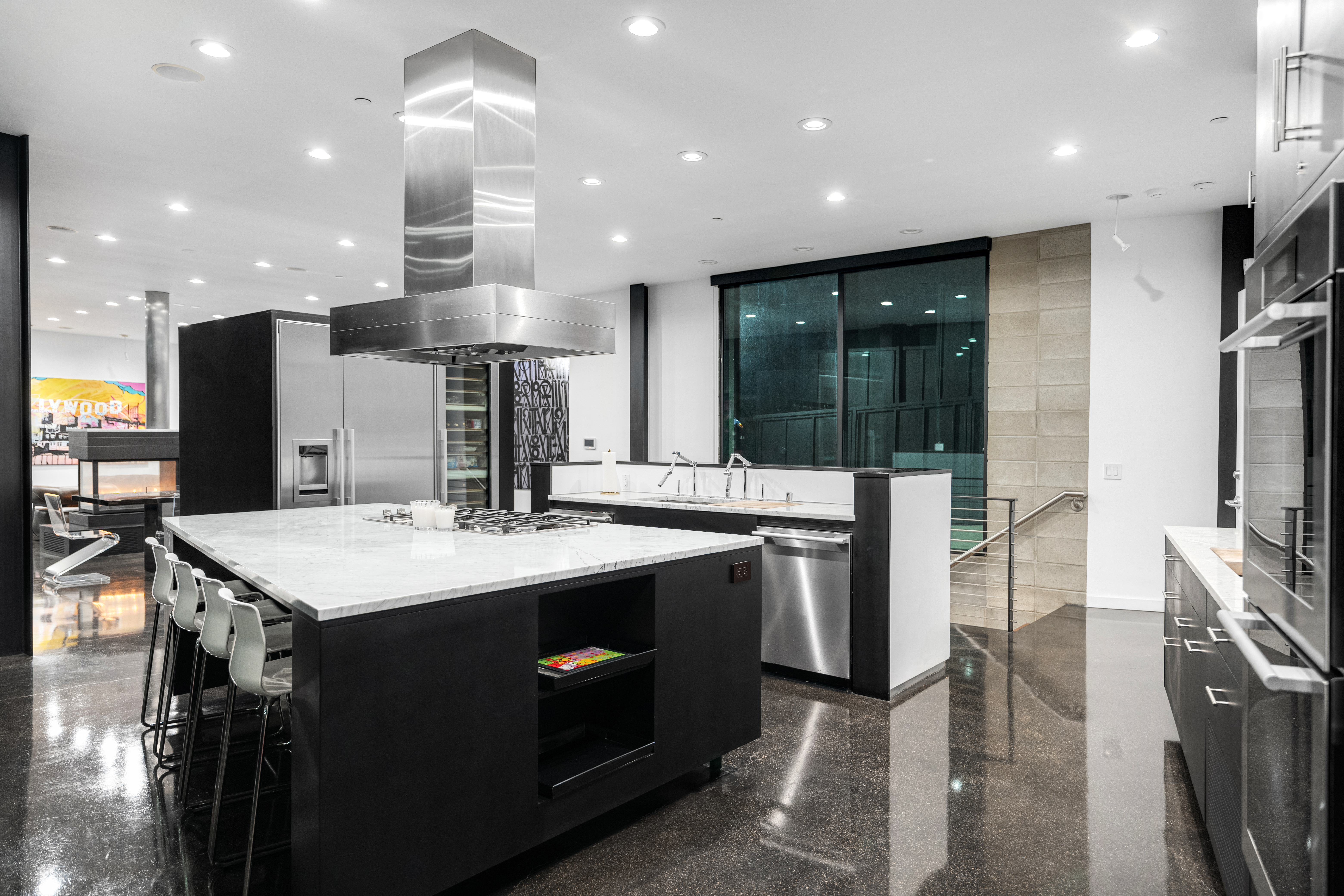 Glass Mansion gallery image 8