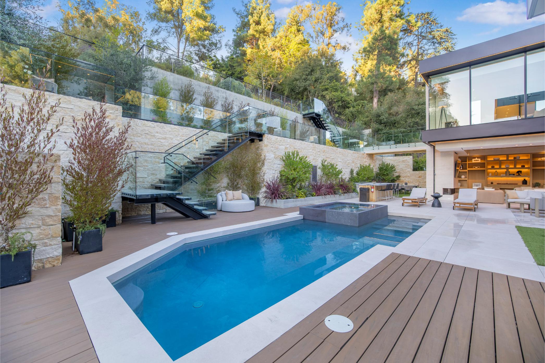 Hutton Villa gallery image 4