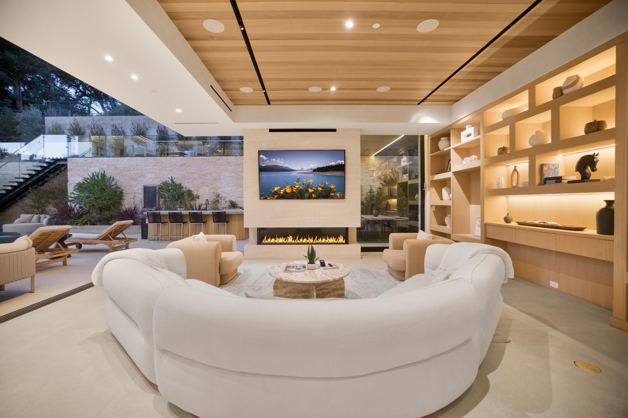 Hutton Villa gallery image 3