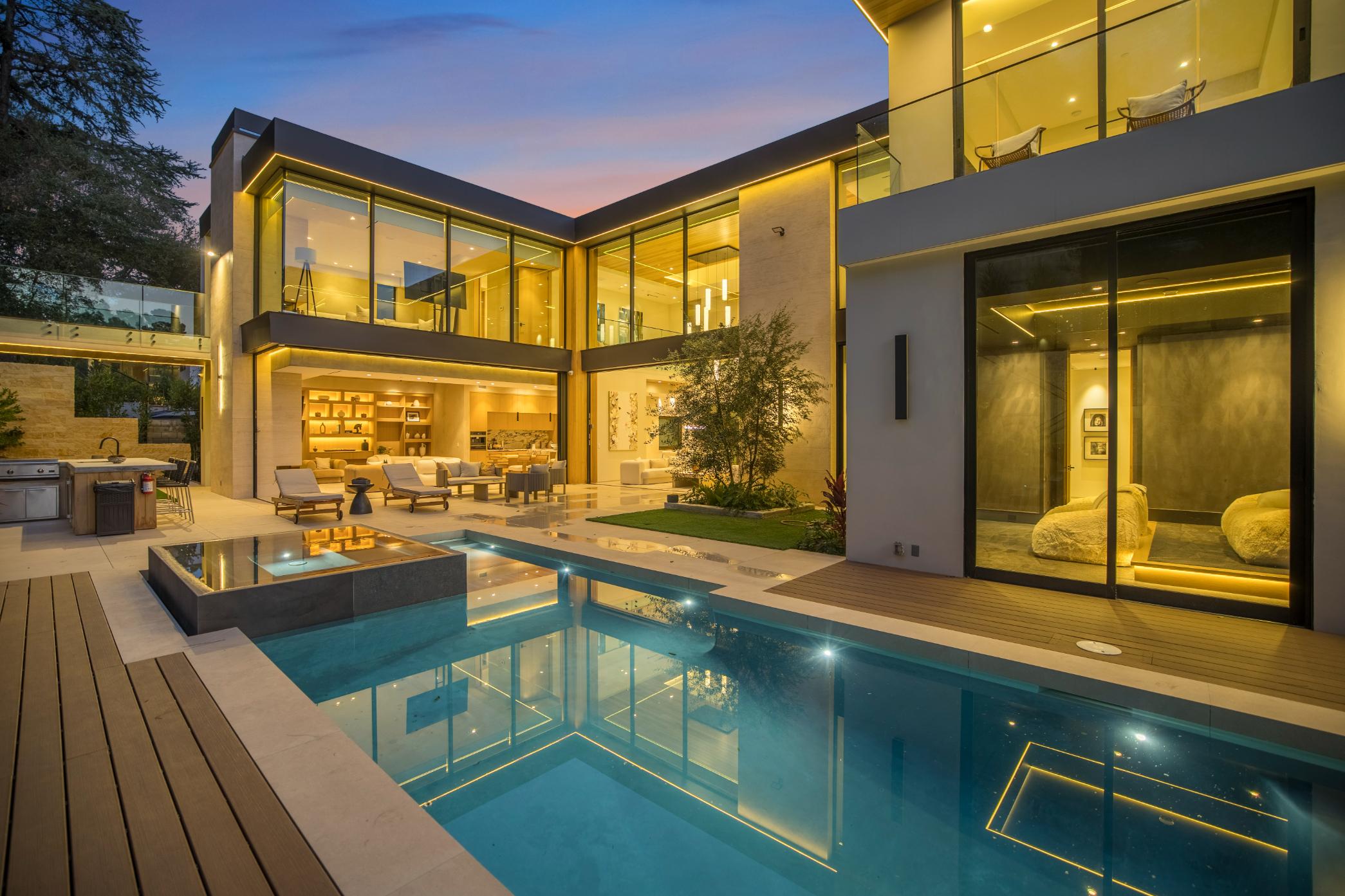 Hutton Villa gallery image 2
