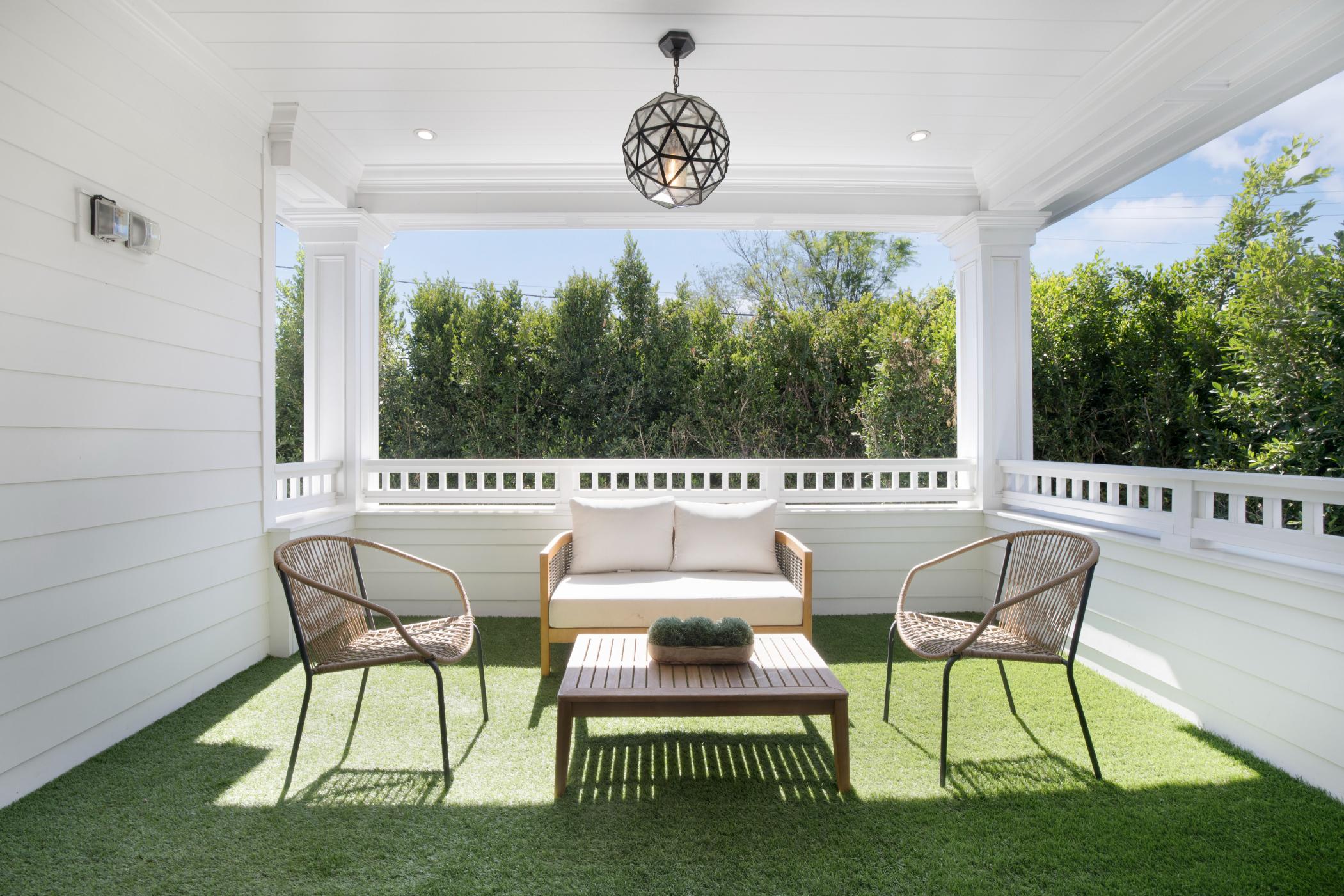 Spaulding Ave Farmhouse gallery image 4