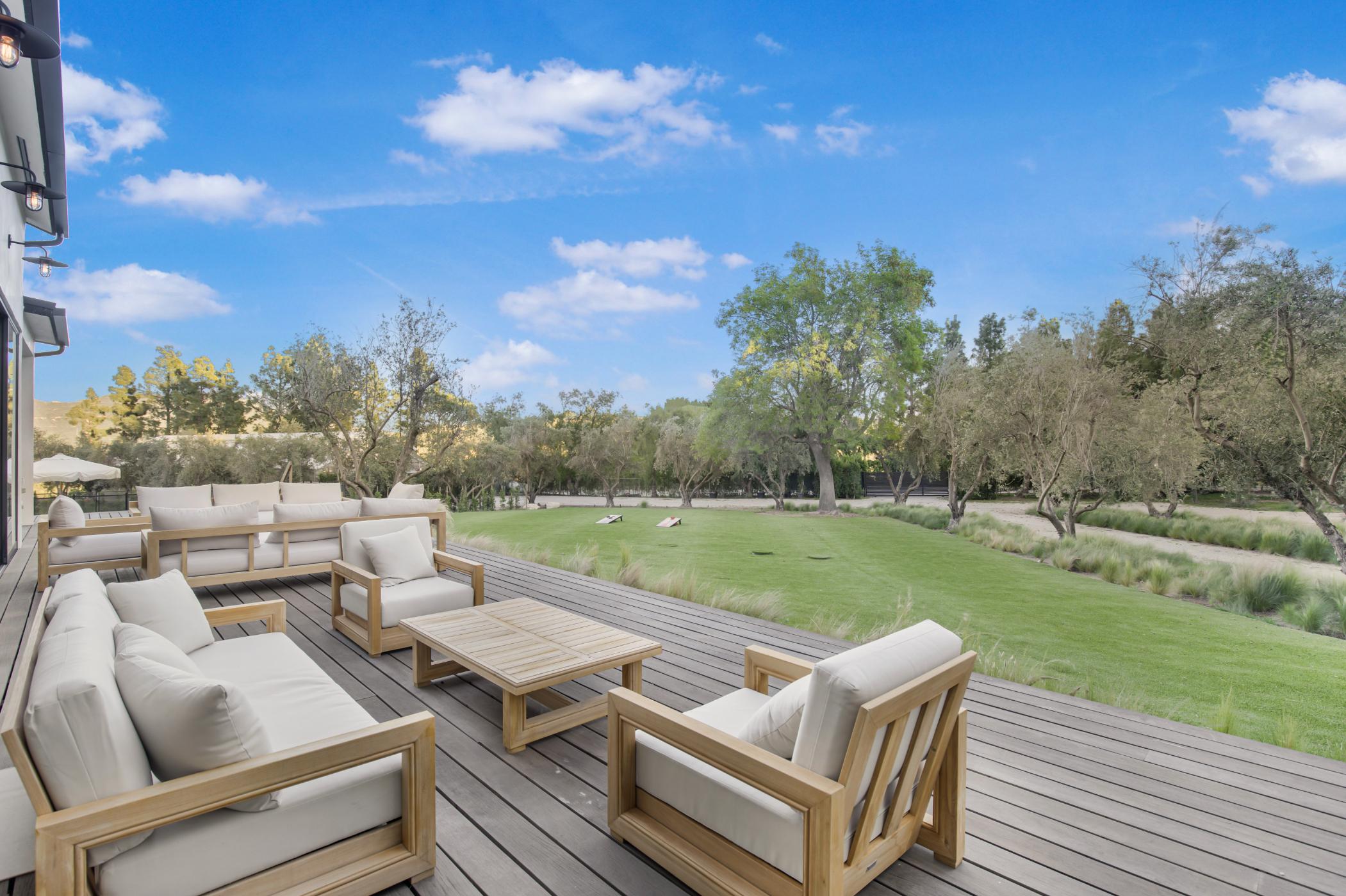 Lechusa Estate gallery image 4