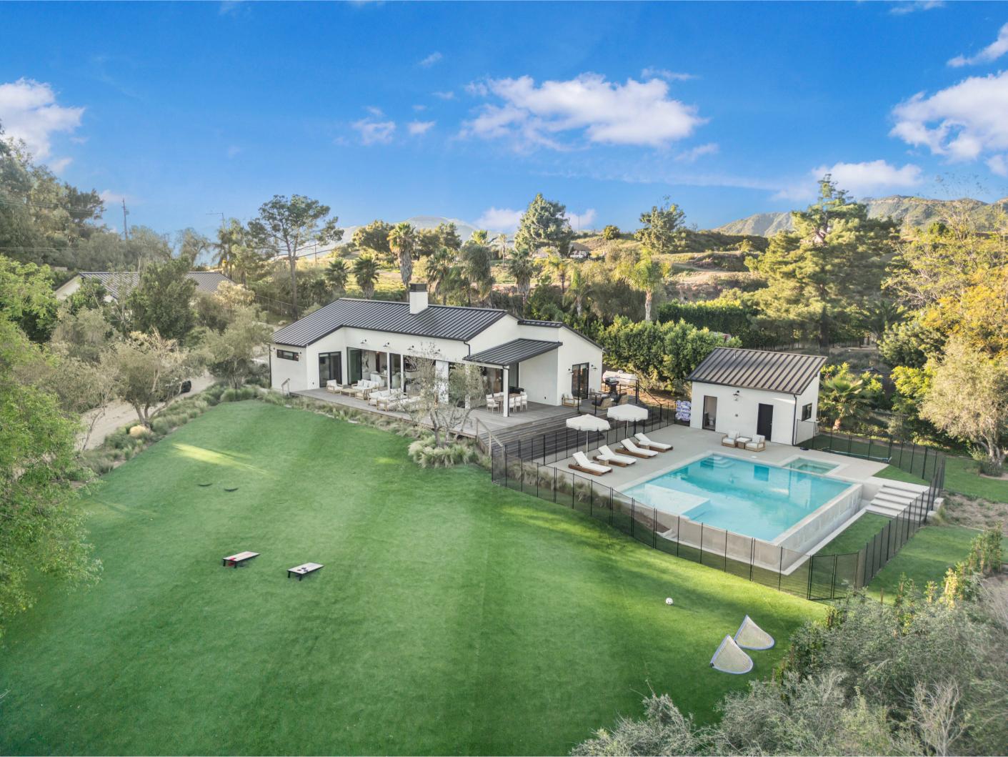 Lechusa Estate gallery image 1