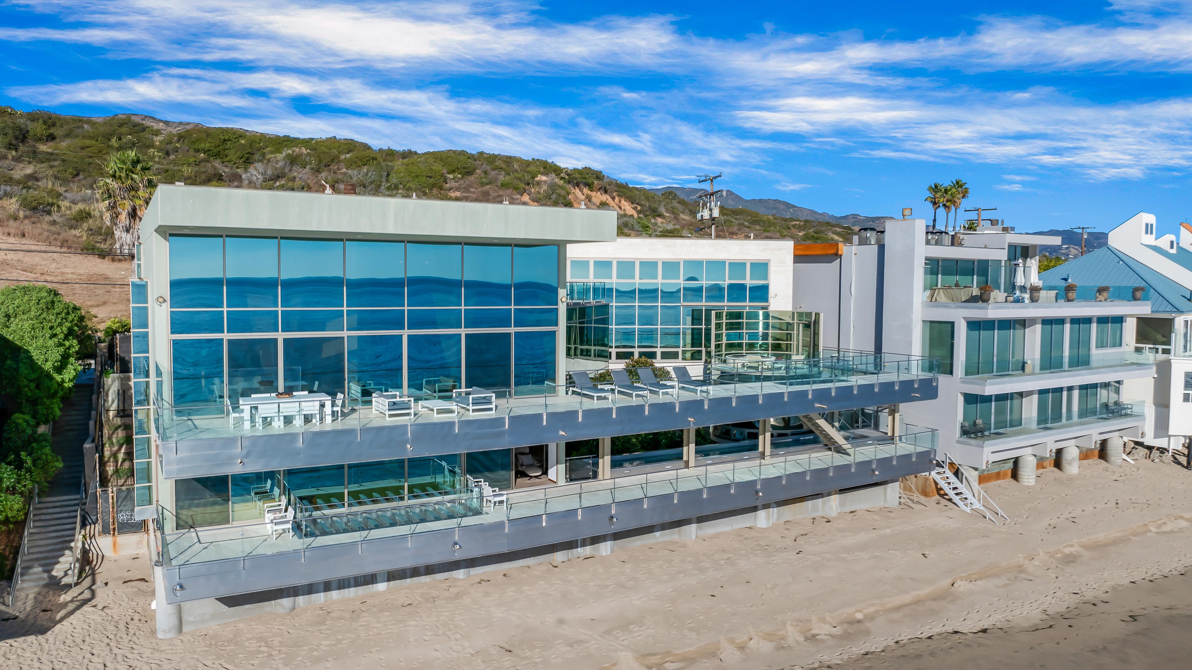 Malibu Road Modern gallery image 1