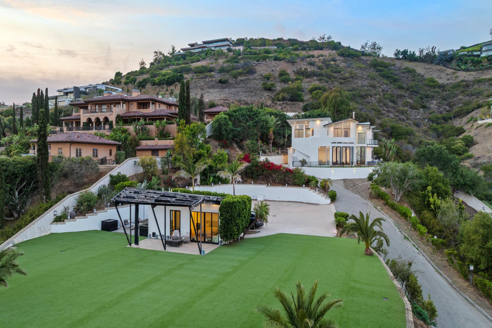 Malibu Meadows gallery image 3
