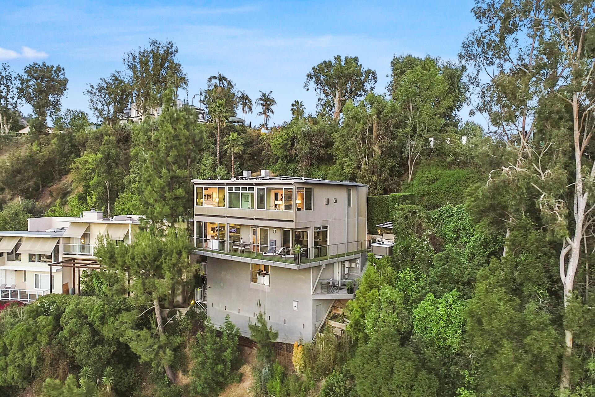 Beverly Horizon gallery image 7