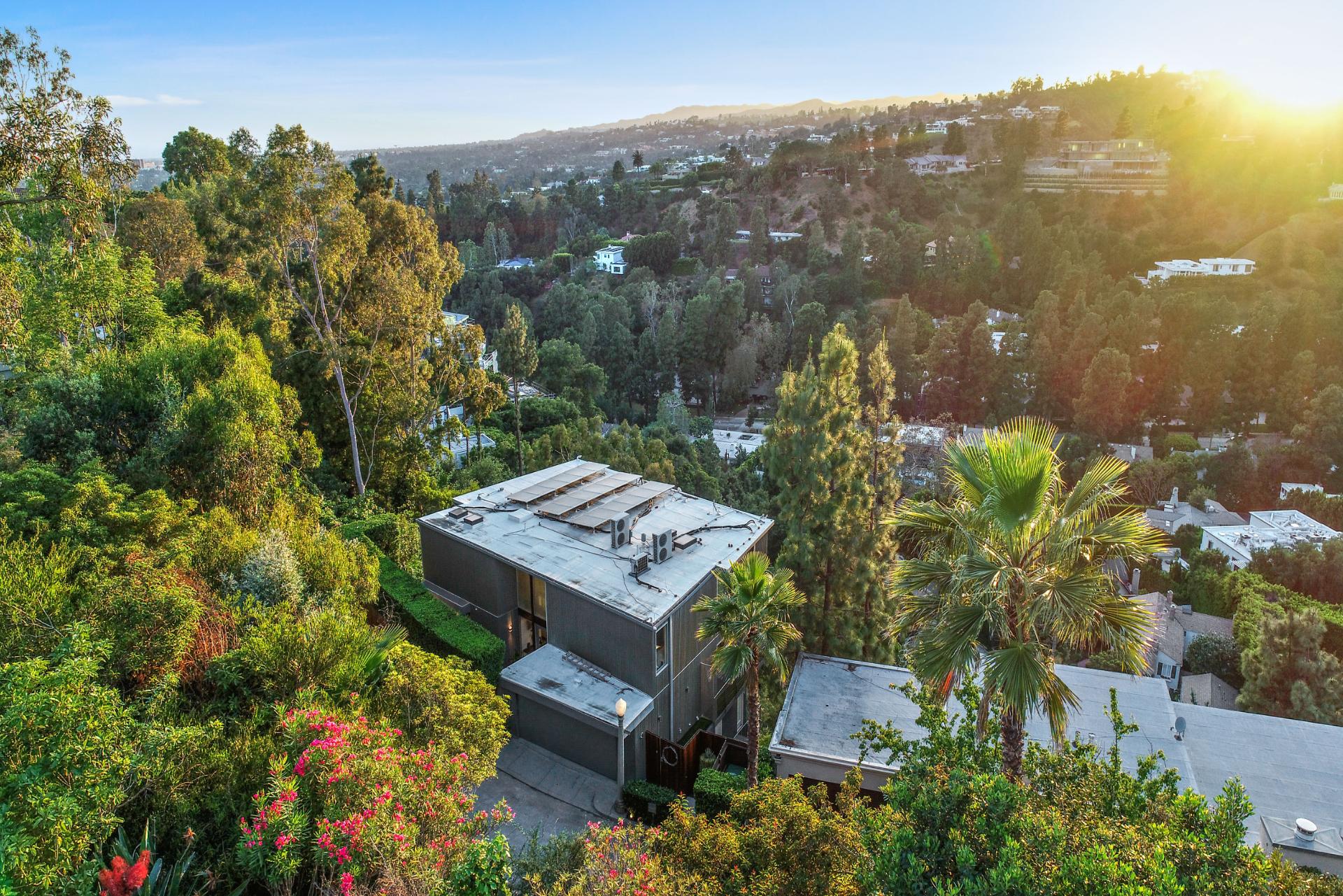 Beverly Horizon gallery image 8