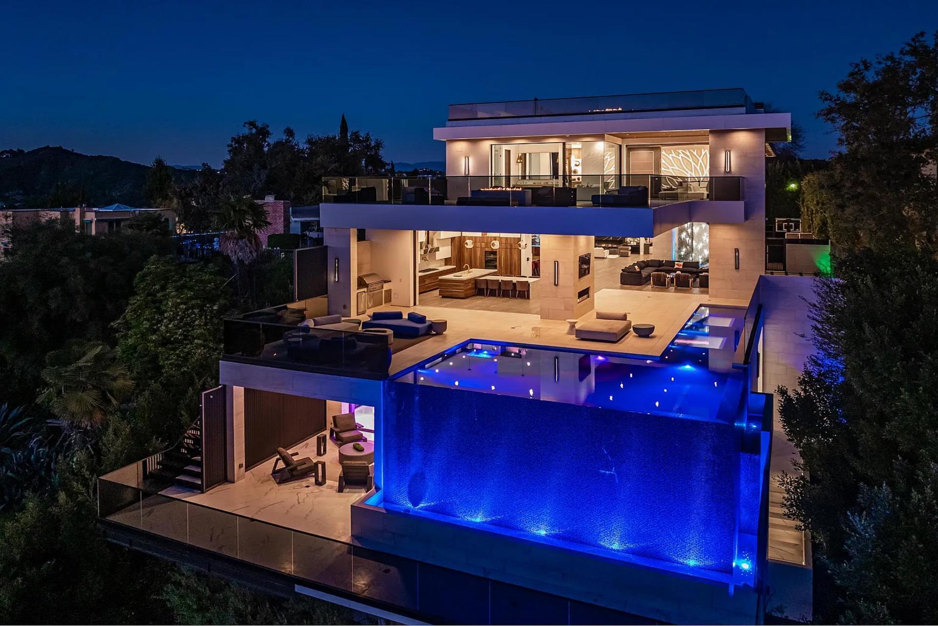 Bel Air Triumph gallery image 2