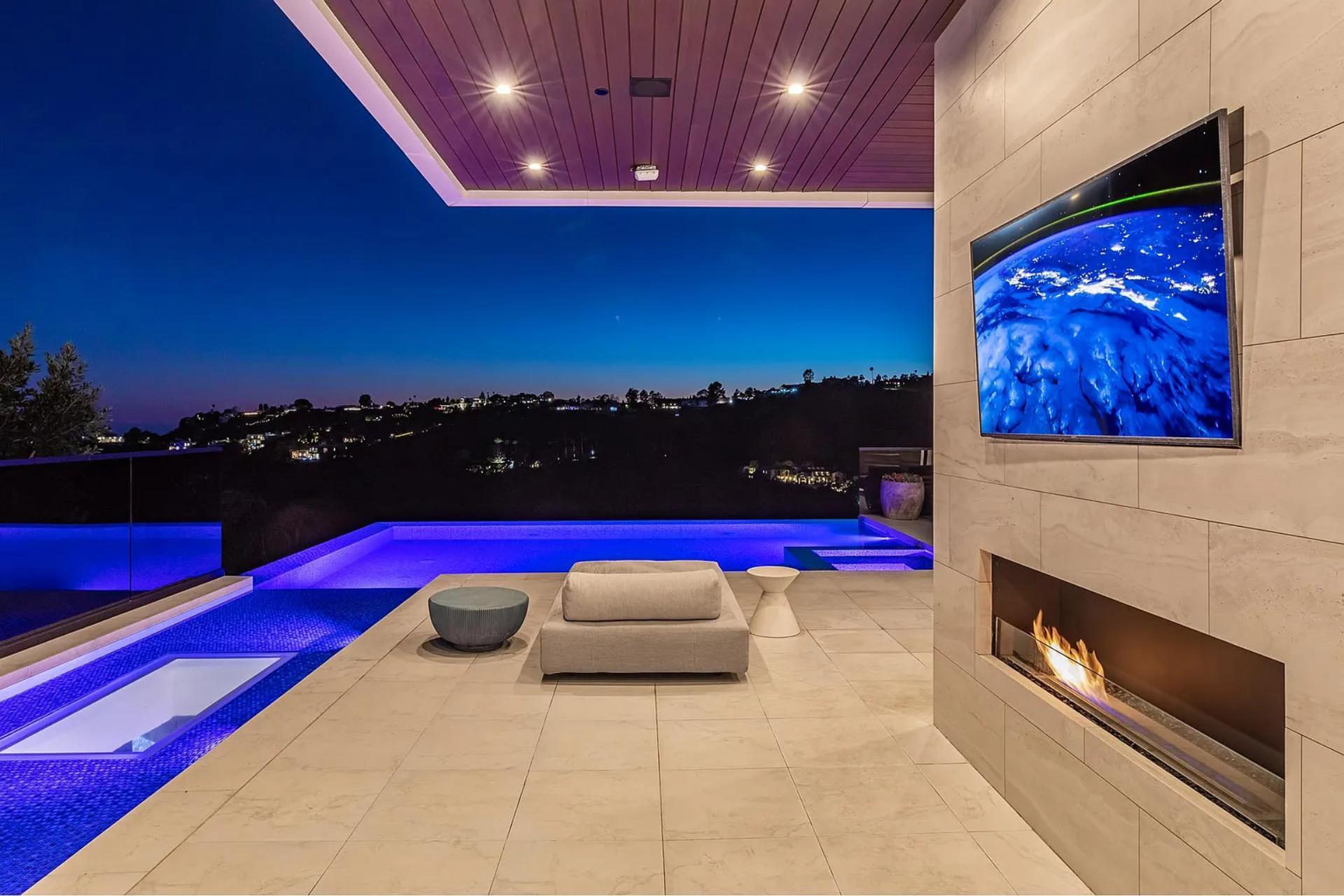 Bel Air Triumph gallery image 4