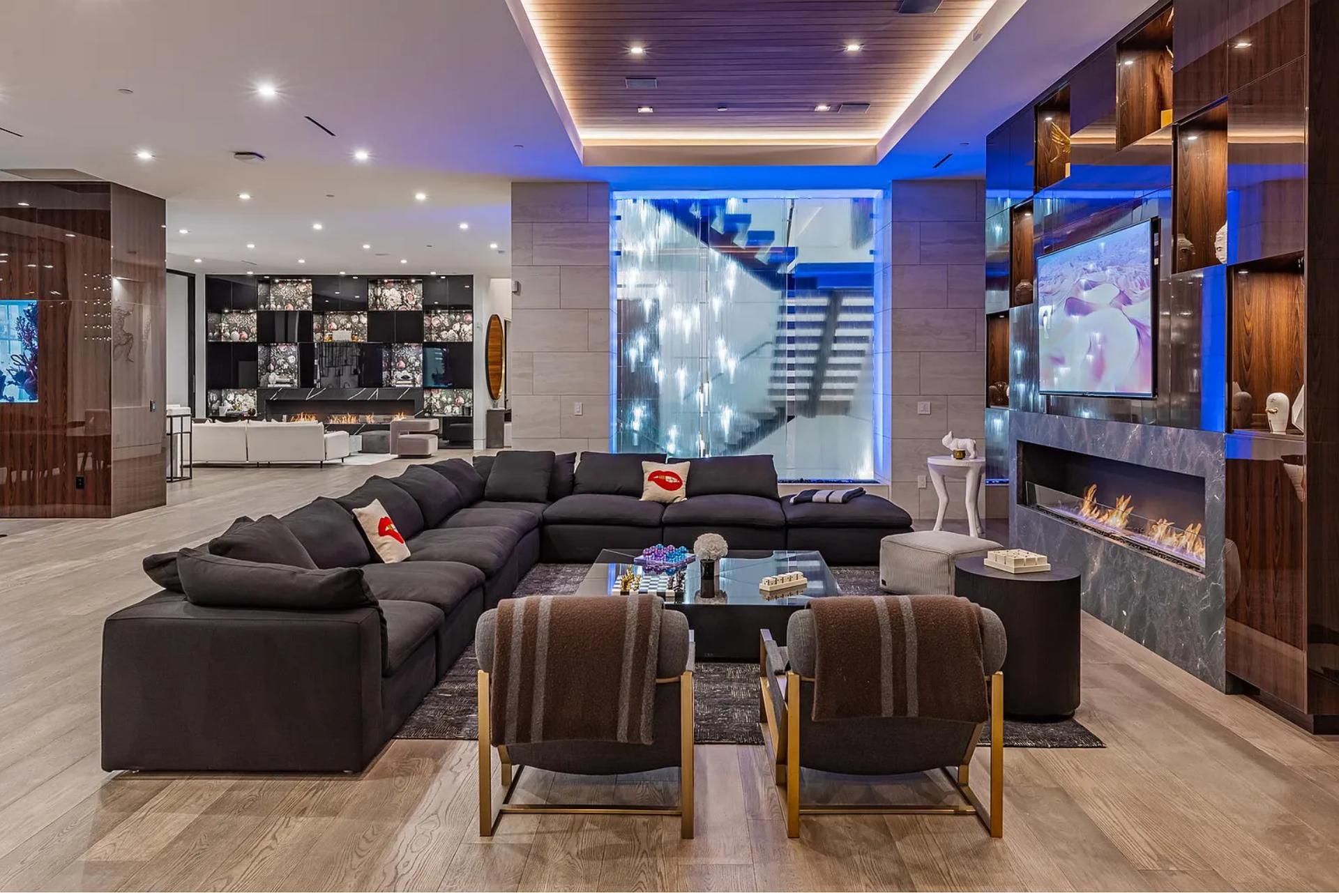Bel Air Triumph gallery image 6