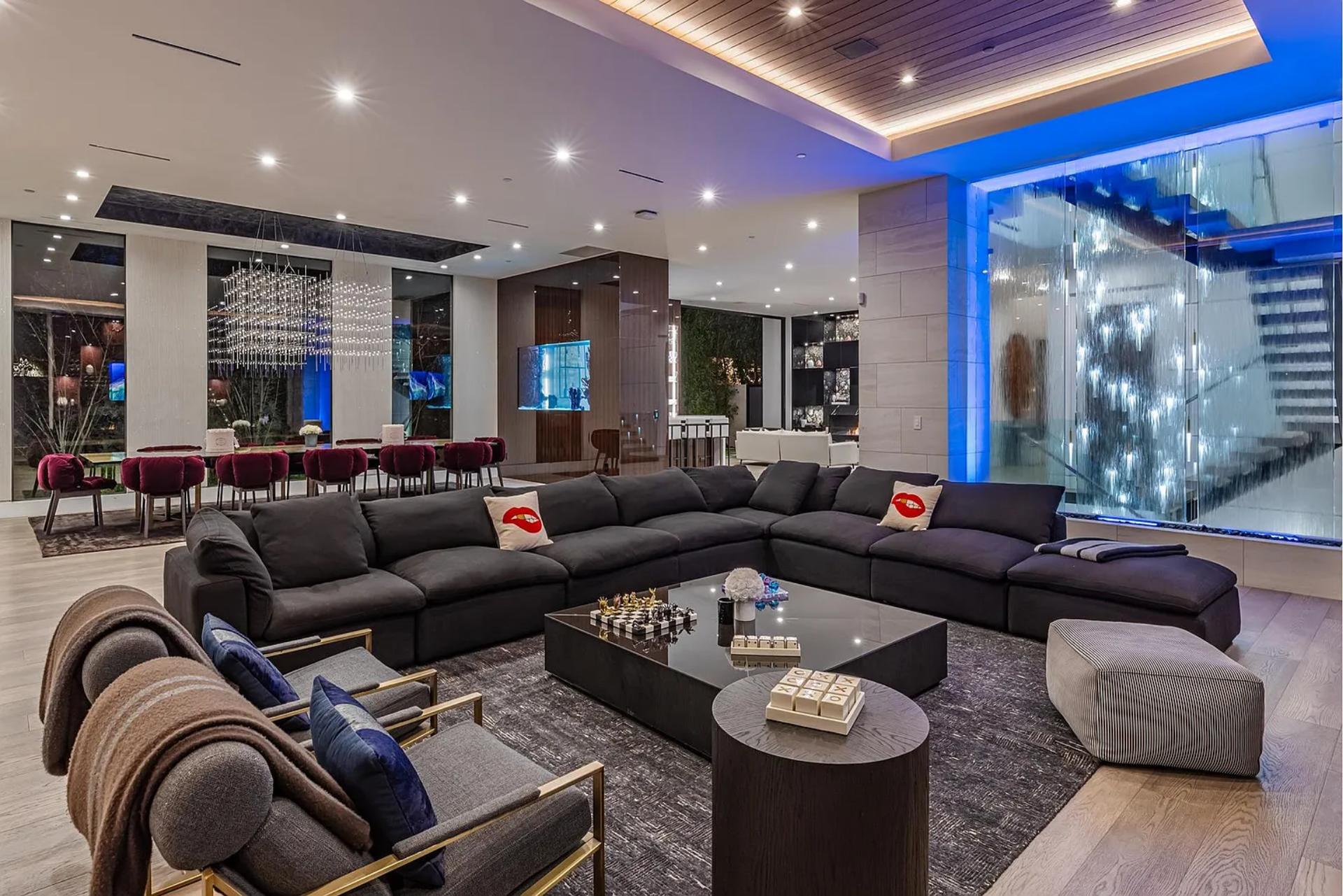 Bel Air Triumph gallery image 8