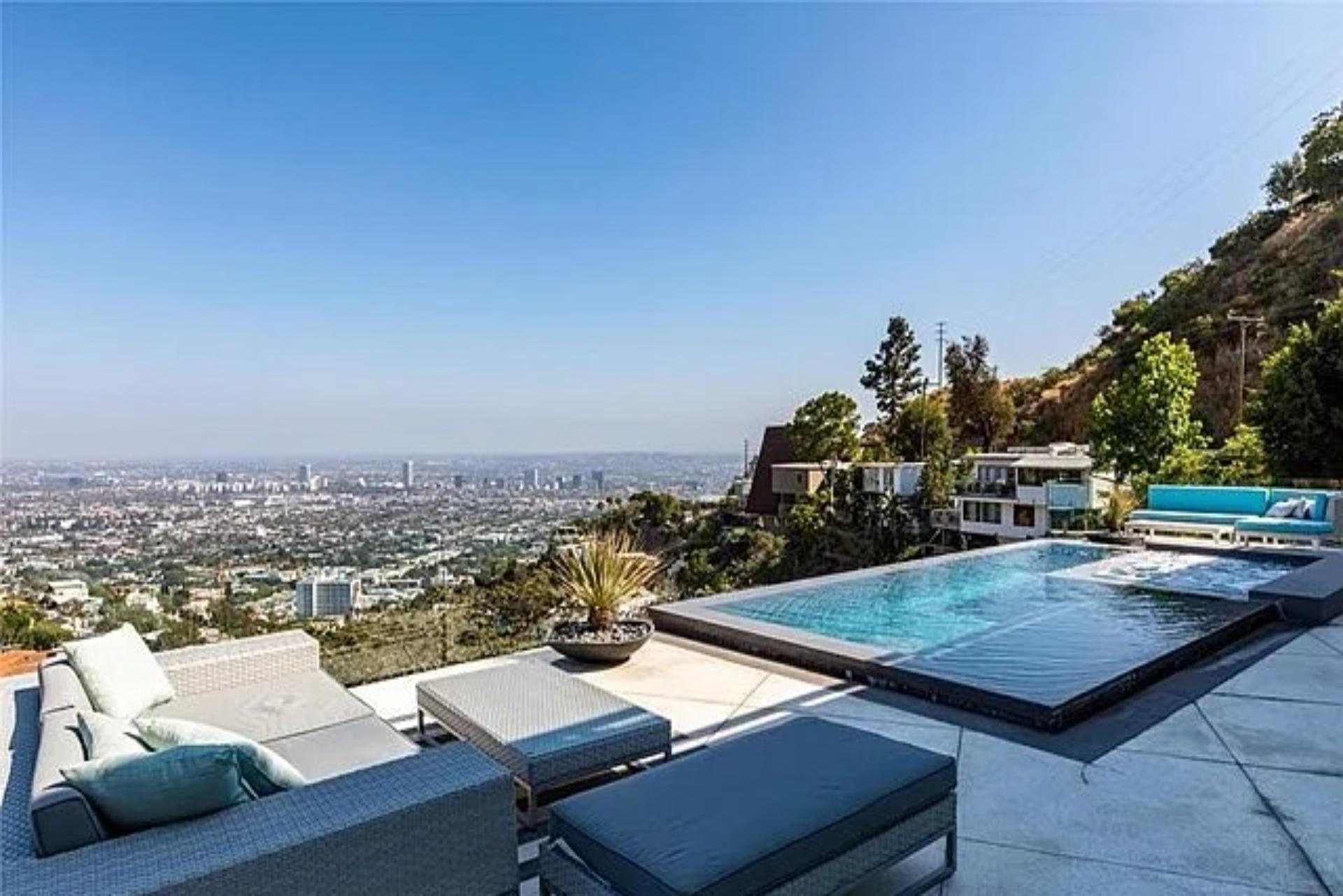 The Infinity View gallery image 1